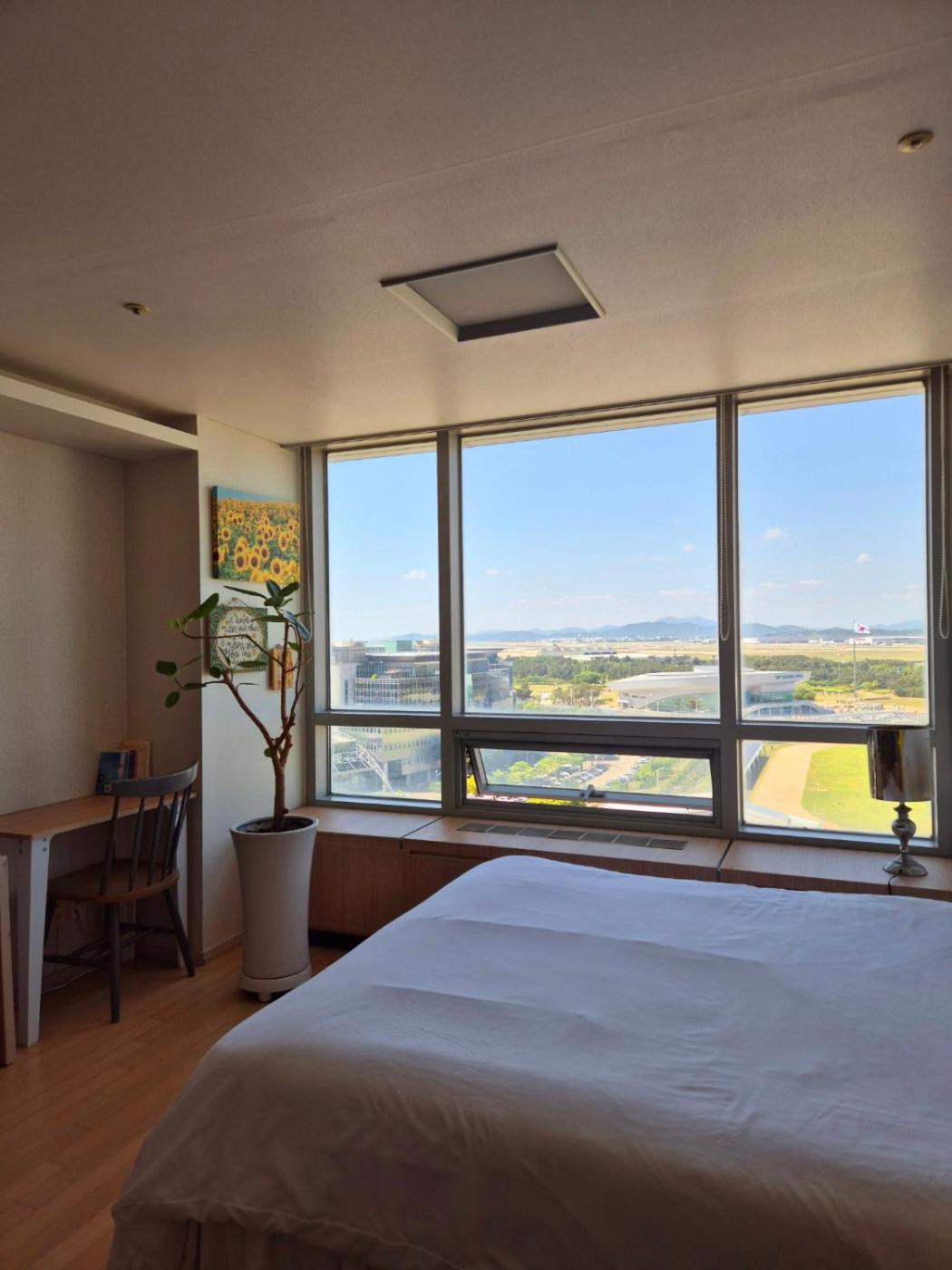 Studio Apartment - Photo 4