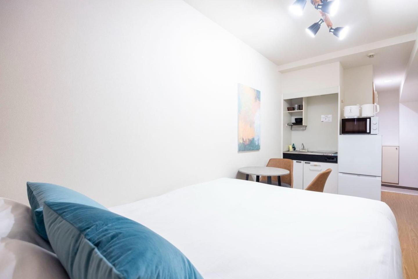 One-Bedroom Apartment photo 2
