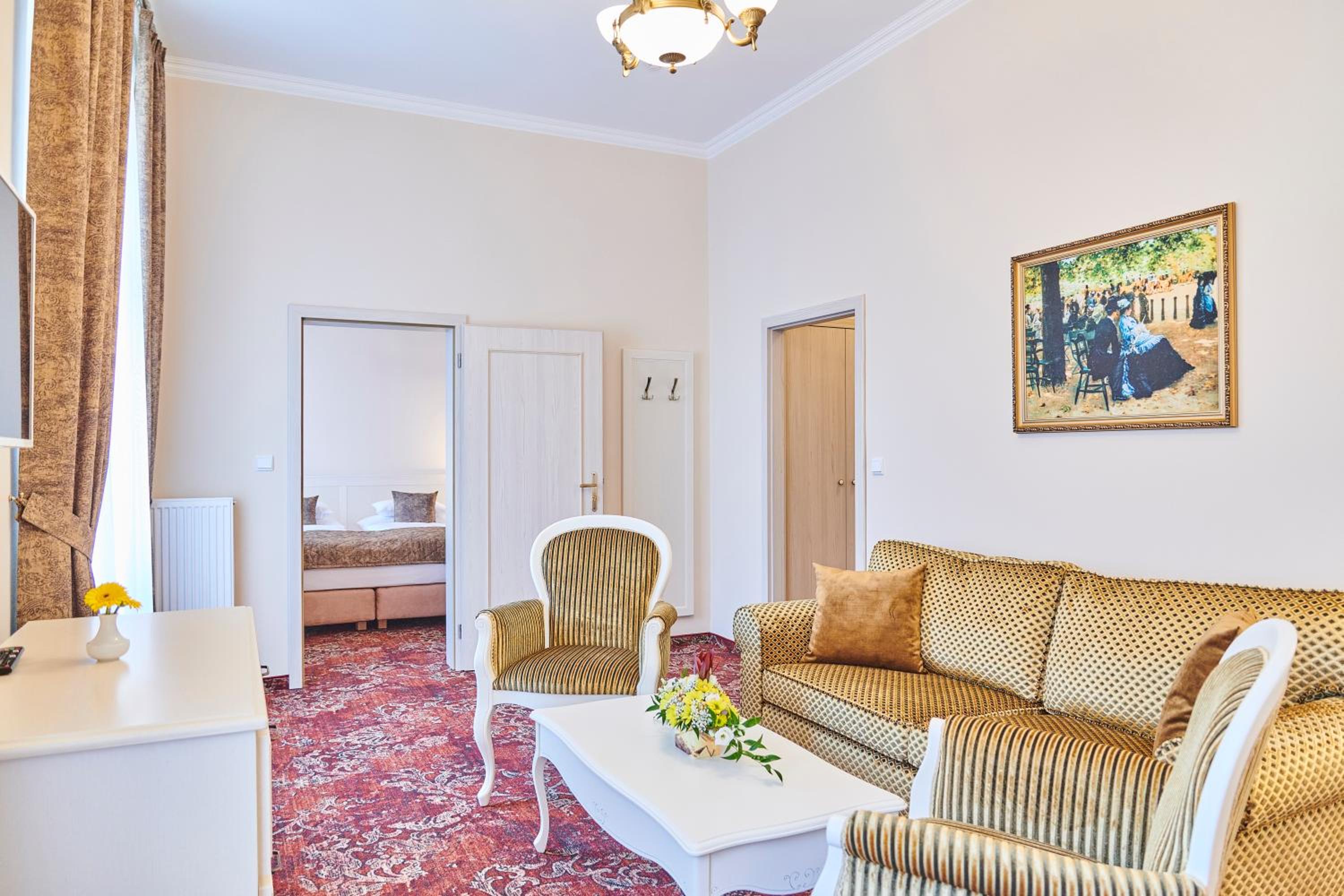 One-Bedroom Apartment with Balcony