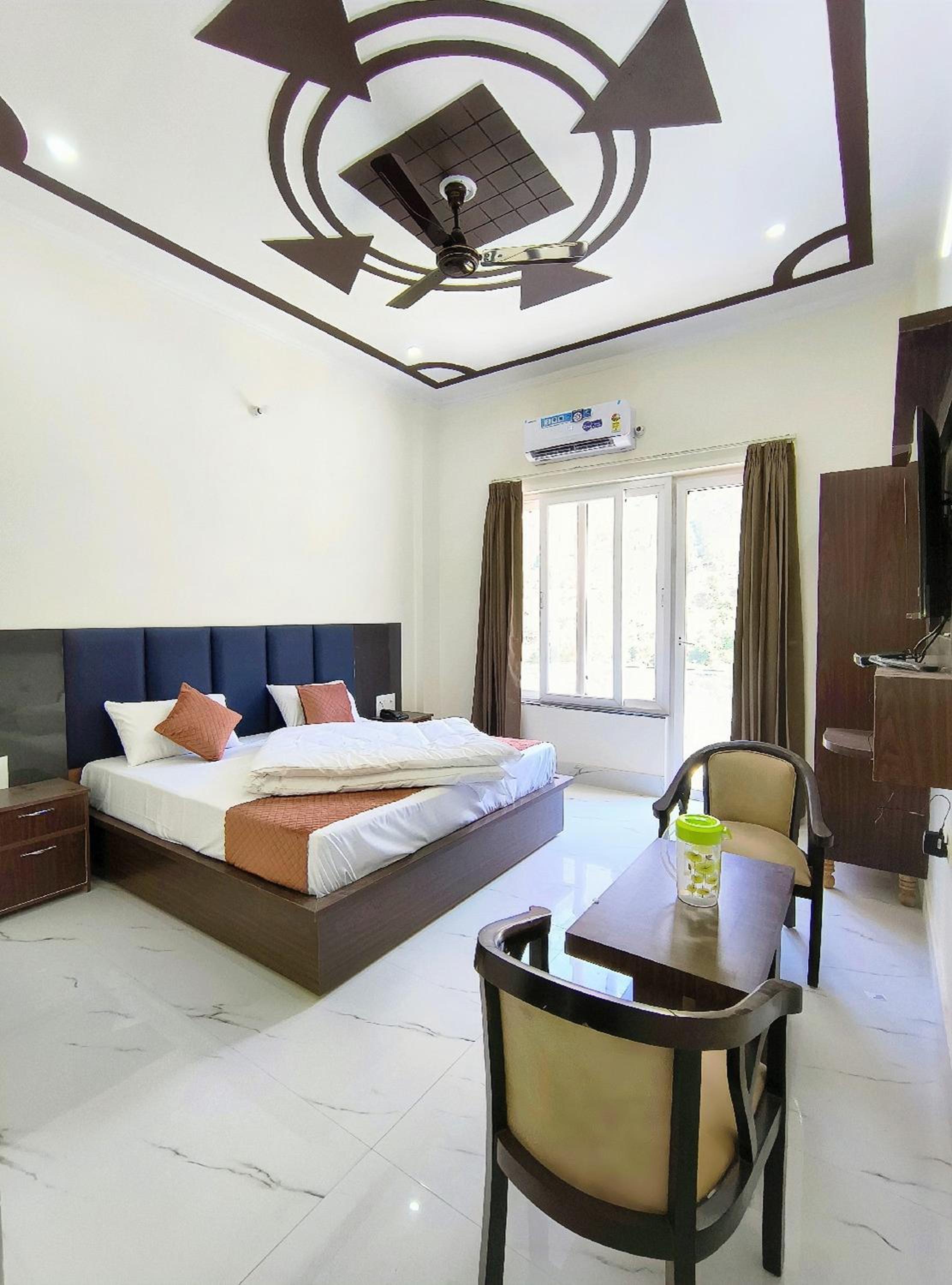 Deluxe Double Room with Balcony and Sea View photo 2