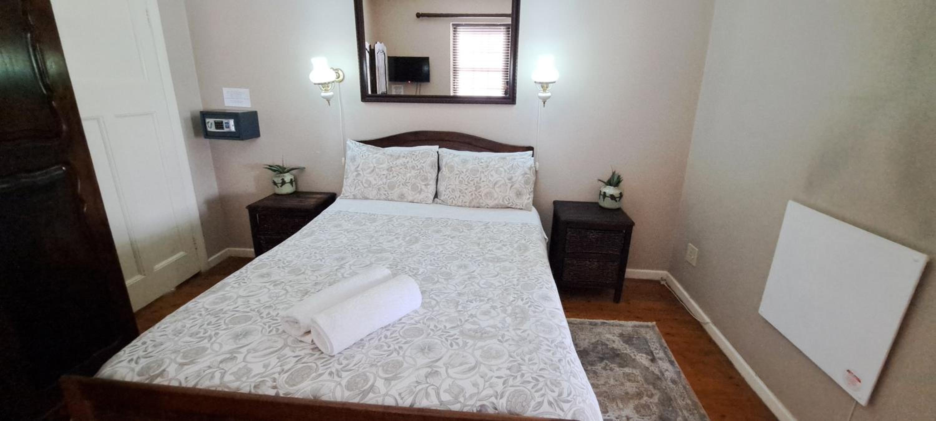 Double Room with Private Bathroom photo 1