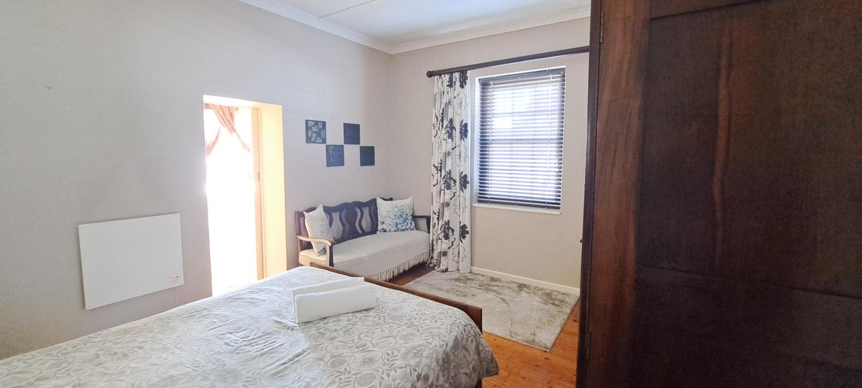 Double Room with Private Bathroom photo 3