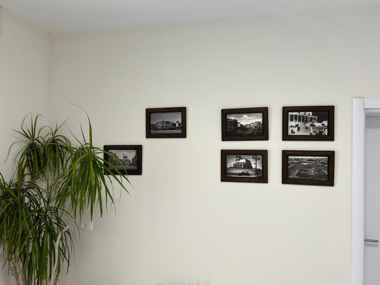 Queen Studio photo 3
