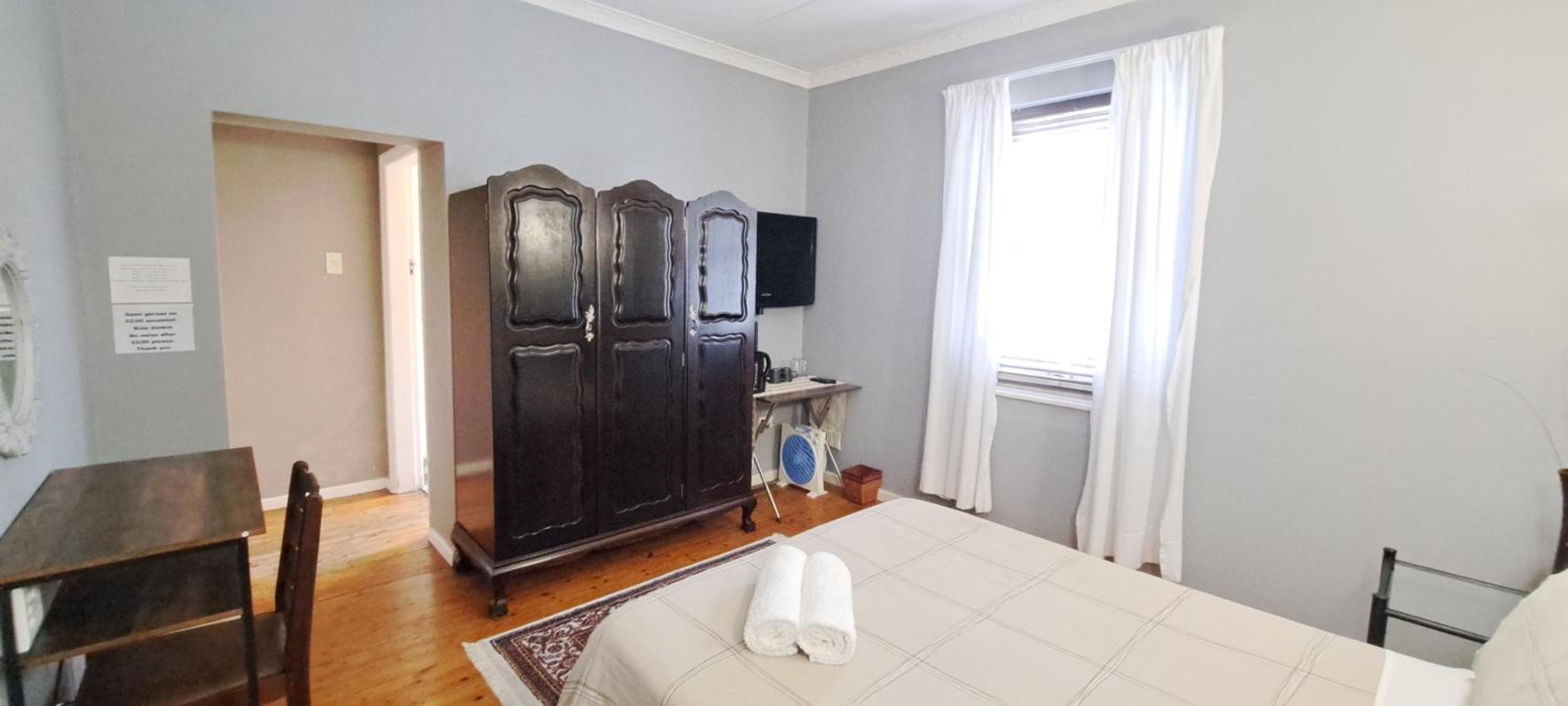Double Room with Private Bathroom photo 3