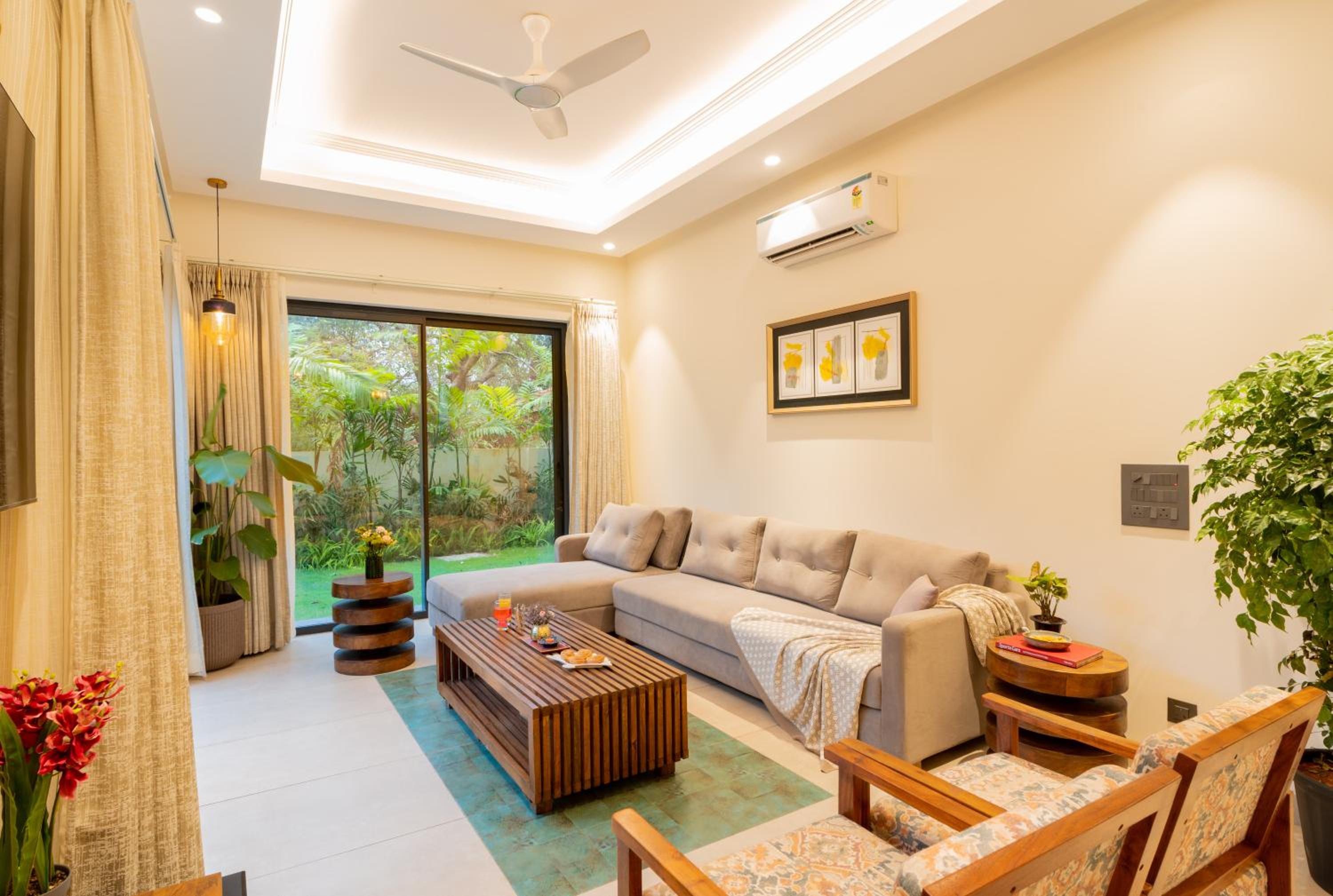 Villa photo 1