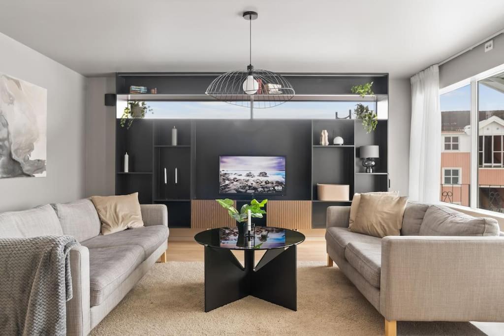 Three-Bedroom Apartment photo 1