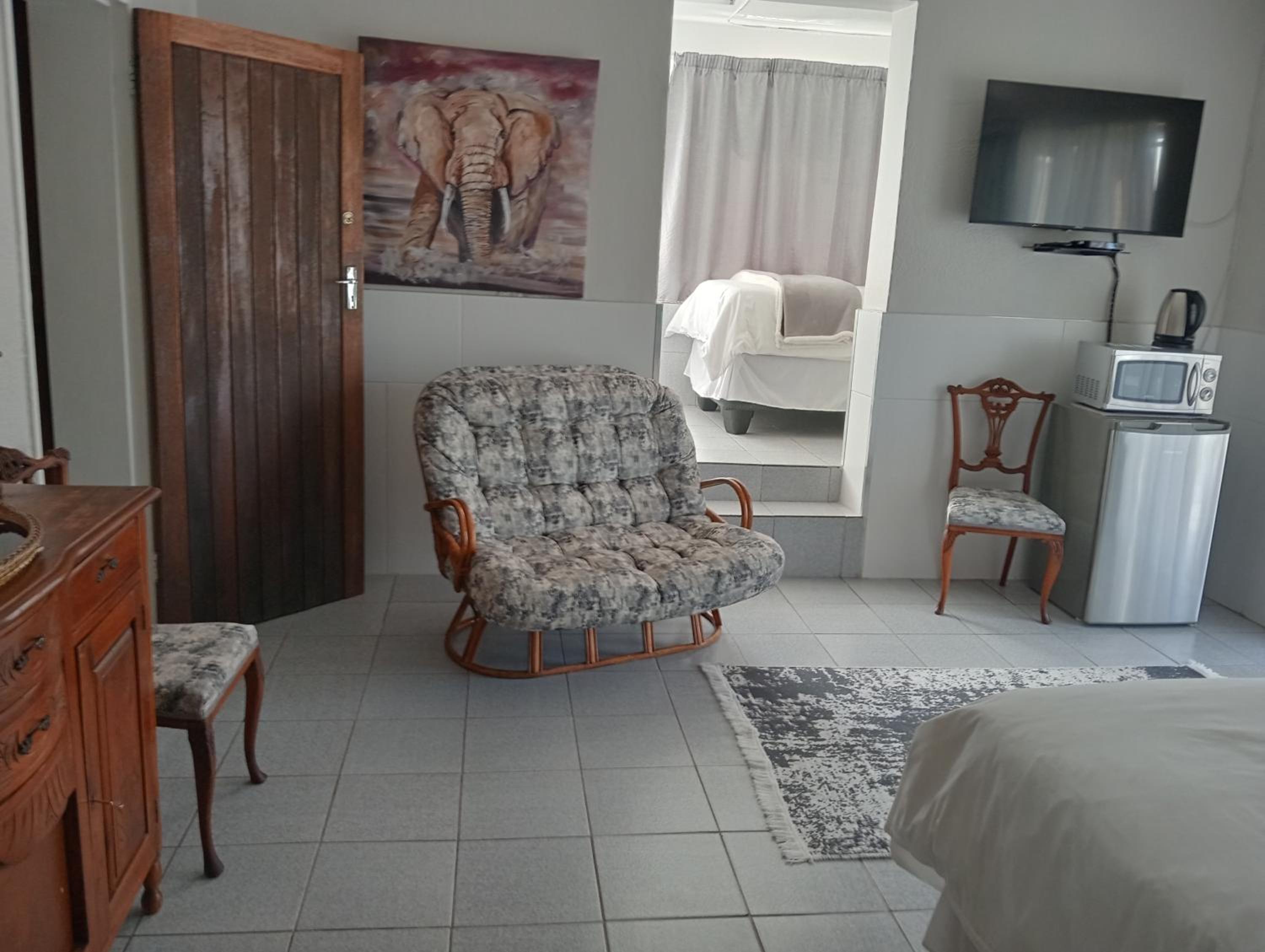 Deluxe Double Room (2 Adults + 2 Children) - Photo 5