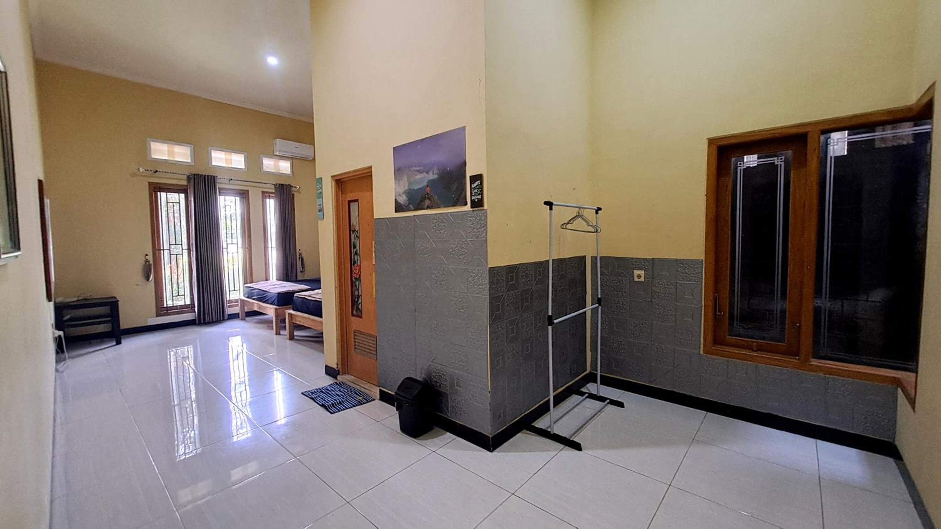Family Room with Shower photo 3
