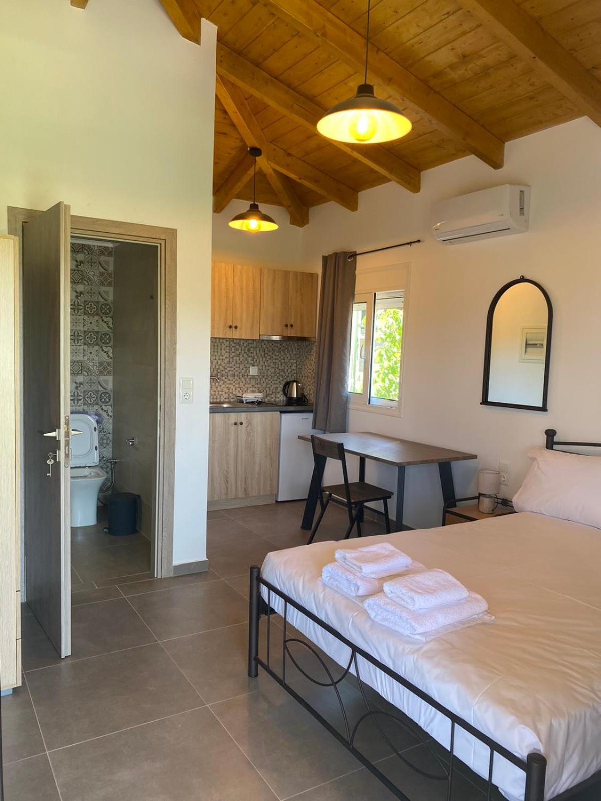 One-Bedroom House photo 2