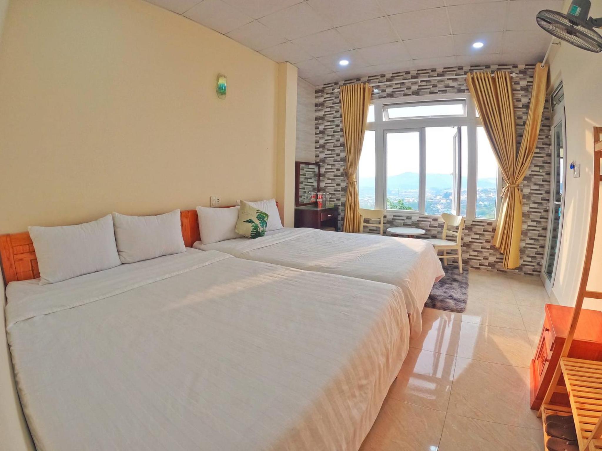 Quadruple Room - Photo 1