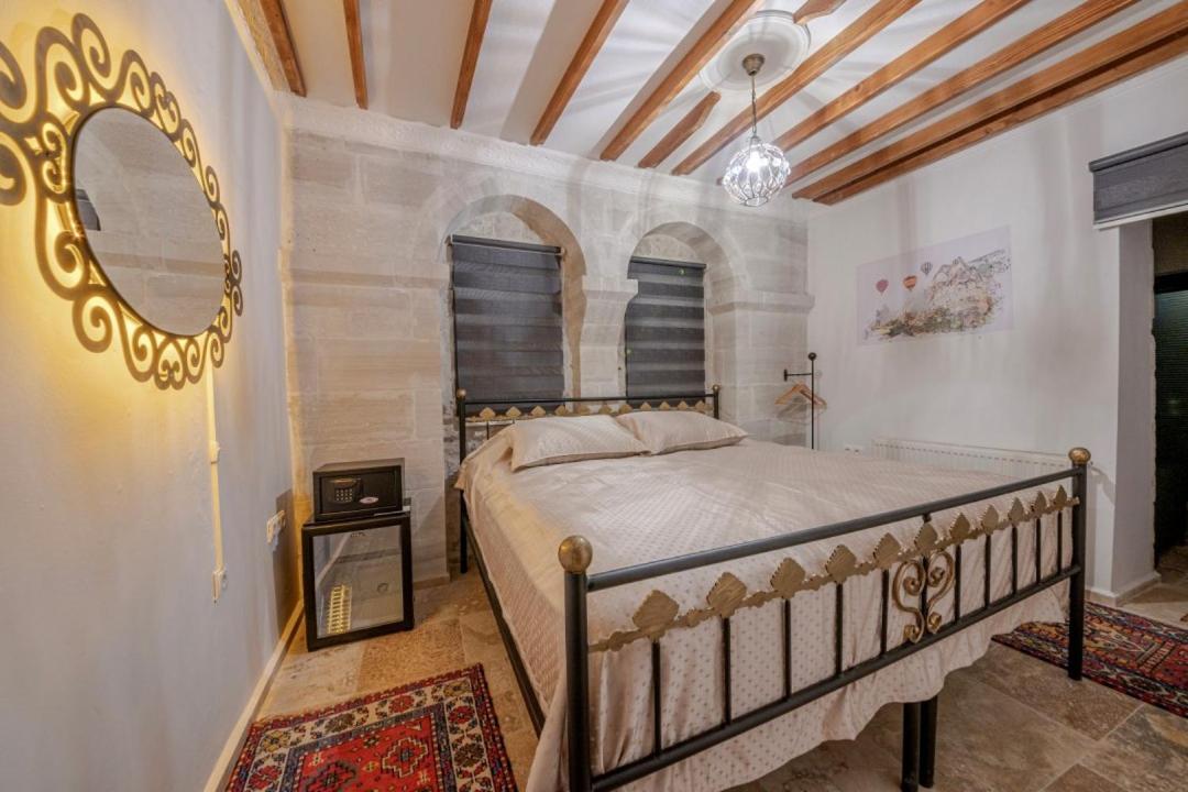 Deluxe Double Room with Balcony photo 1