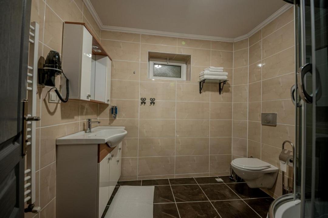 Deluxe Double Room with Balcony photo 3