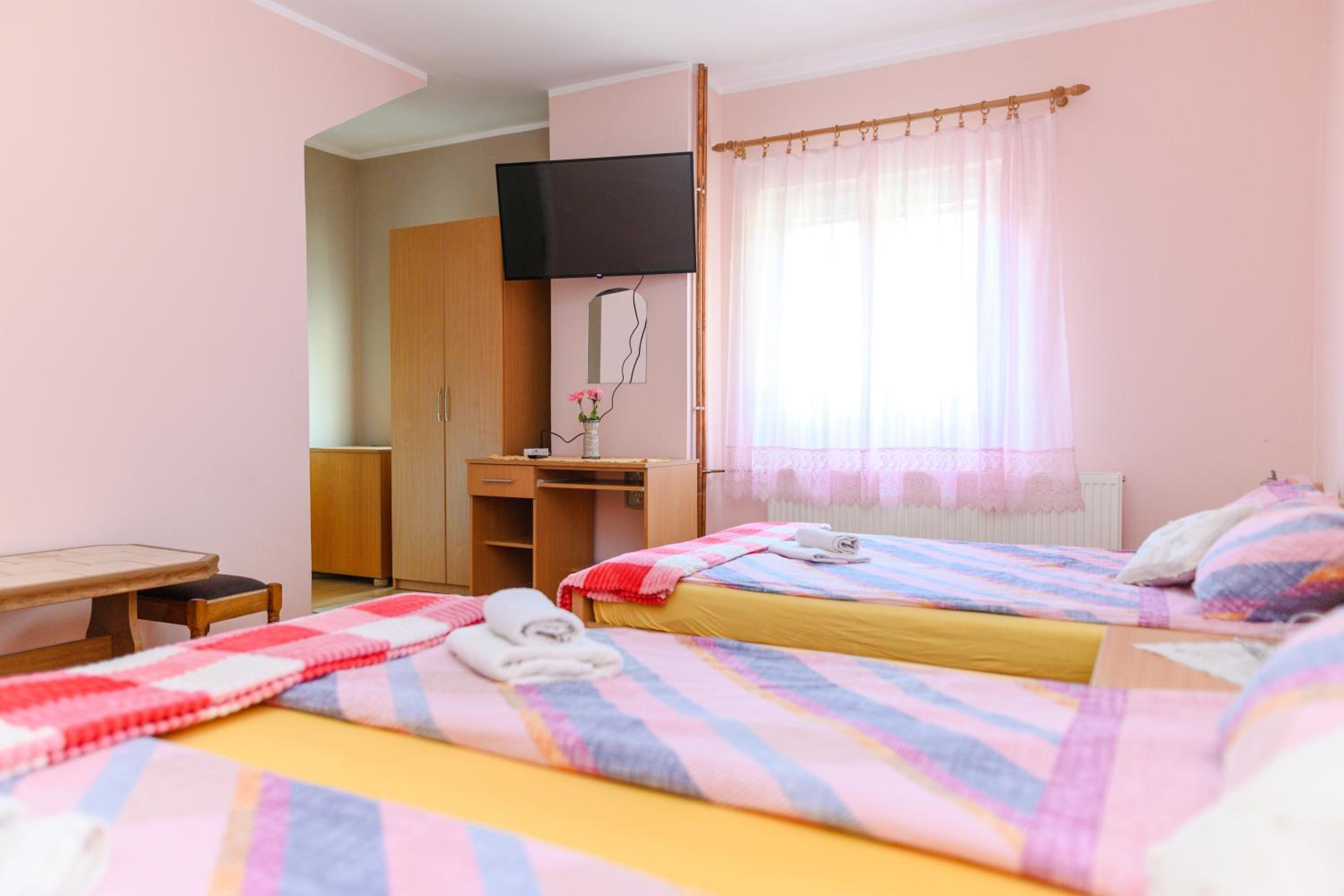 Studio Apartment with Balcony photo 2