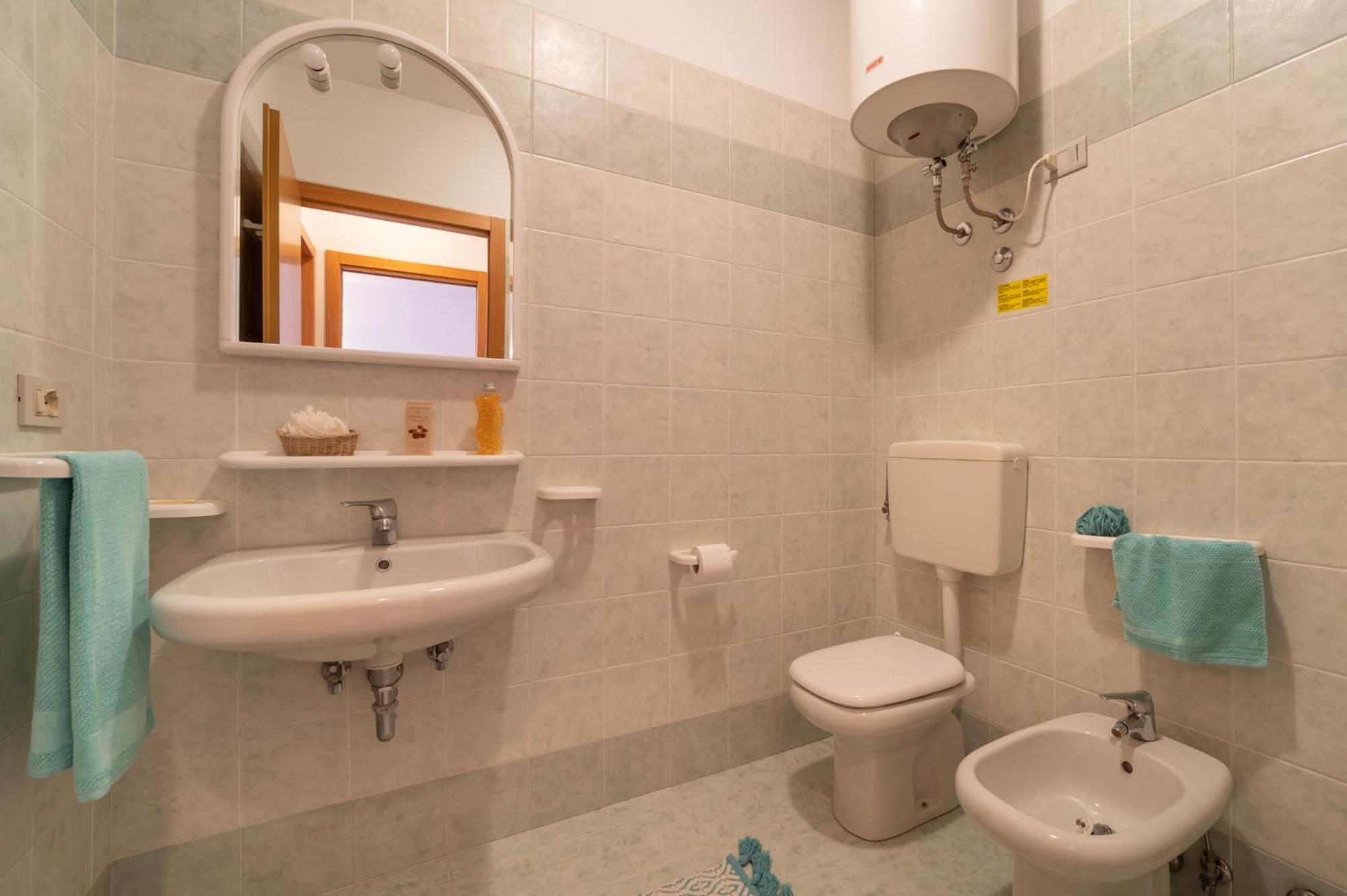 One-Bedroom Apartment with Terrace photo 2