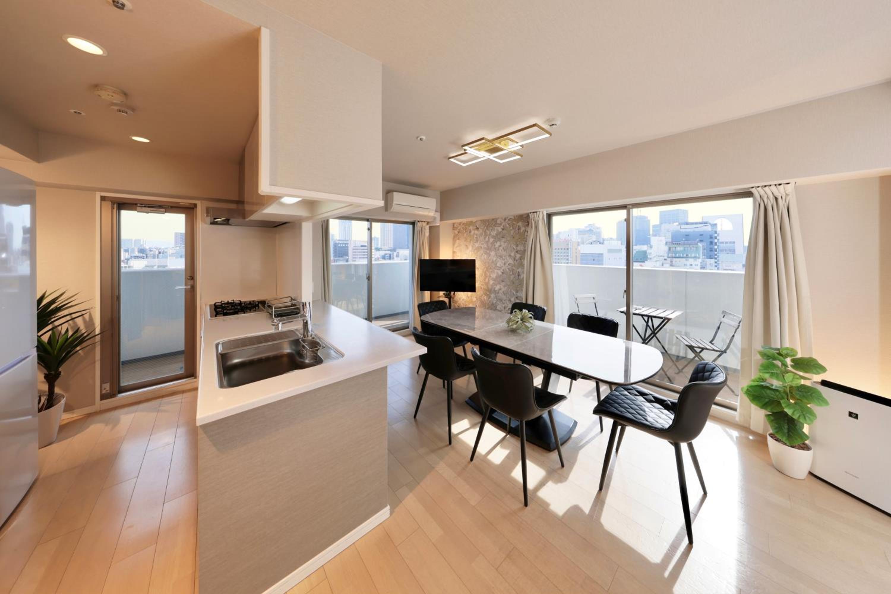 Three-Bedroom Apartment - High Floor