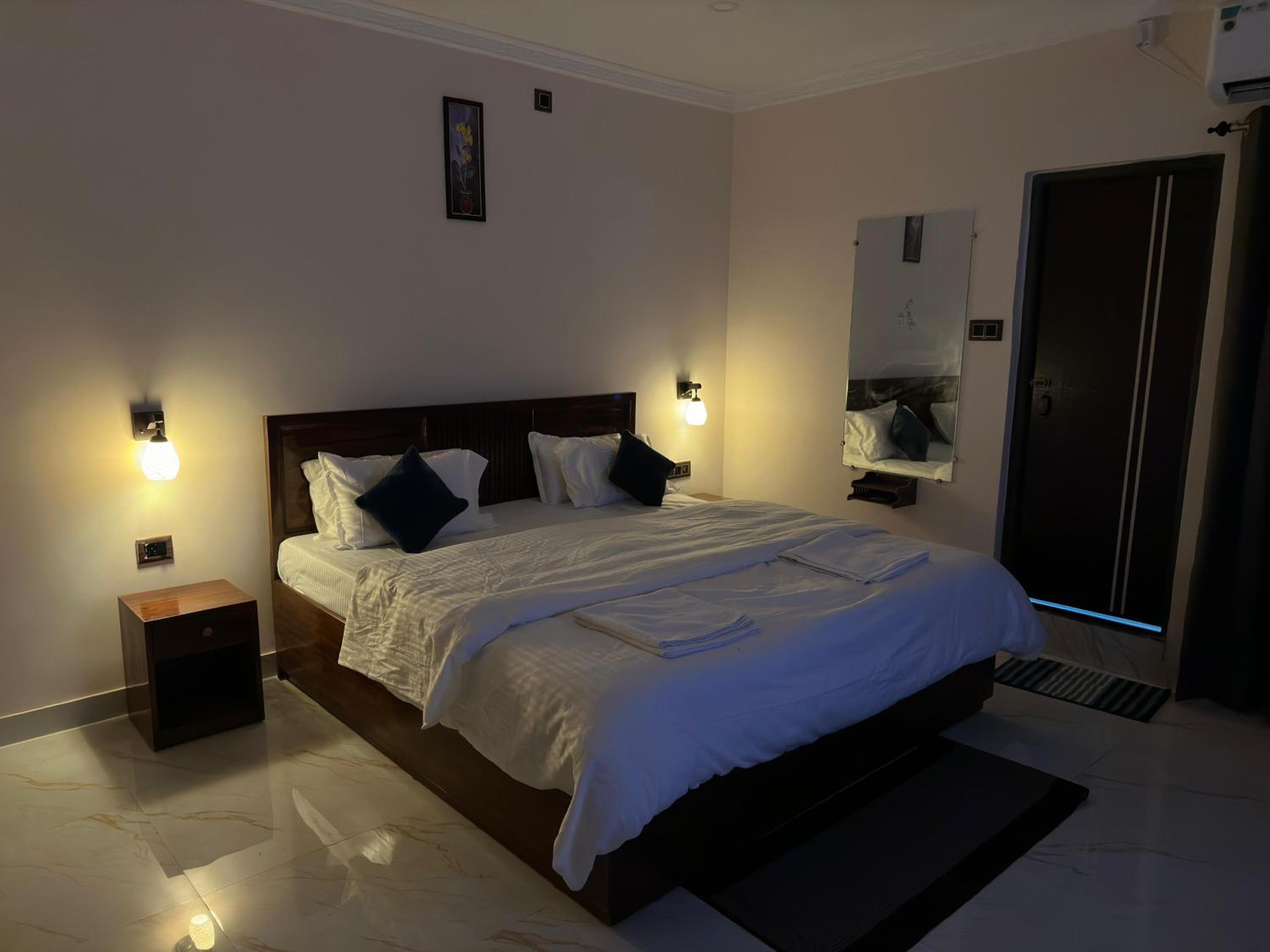 Standard Double Room With Fan photo 3