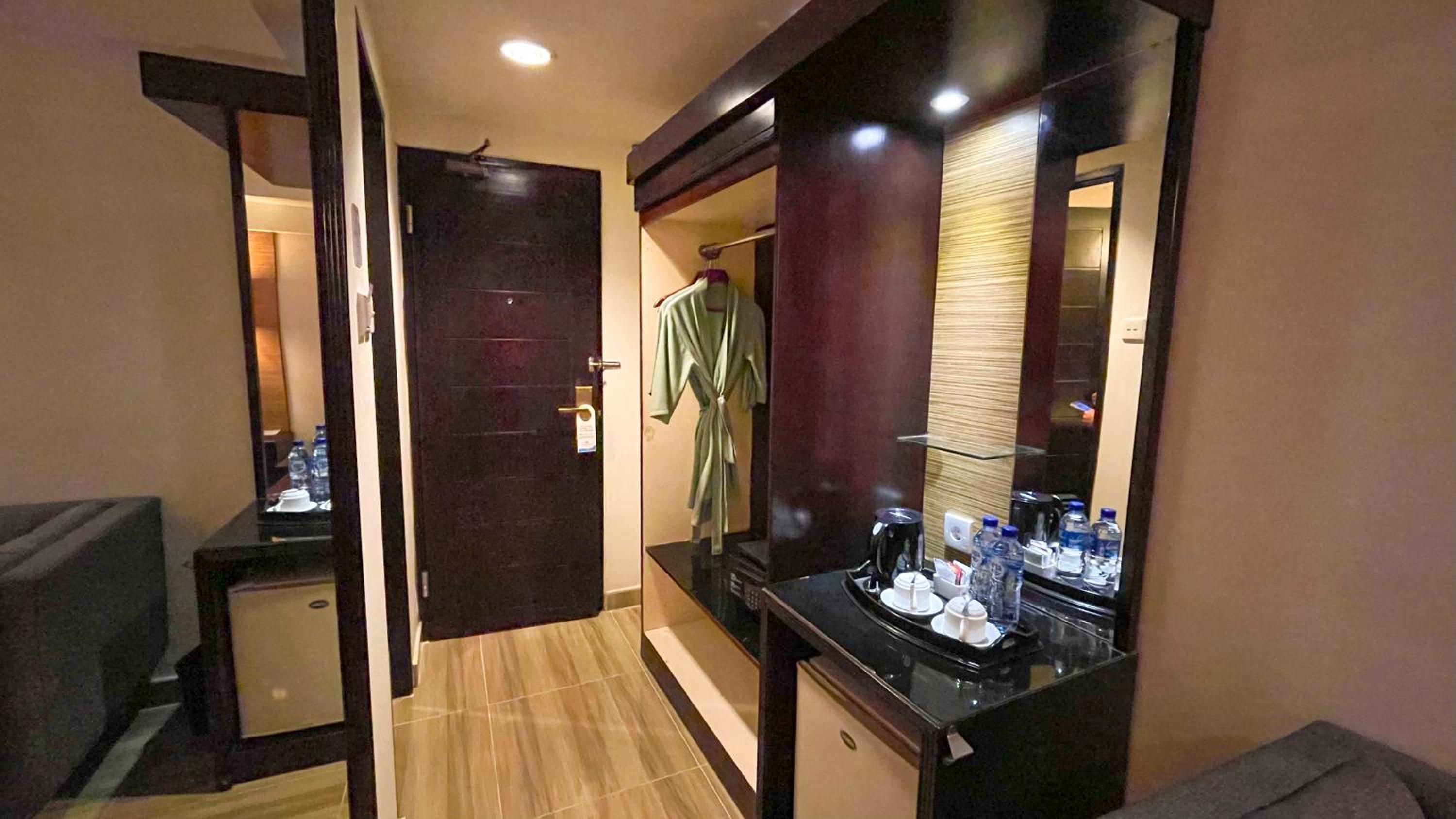 Deluxe Twin or Double with Shower No View - Photo 17
