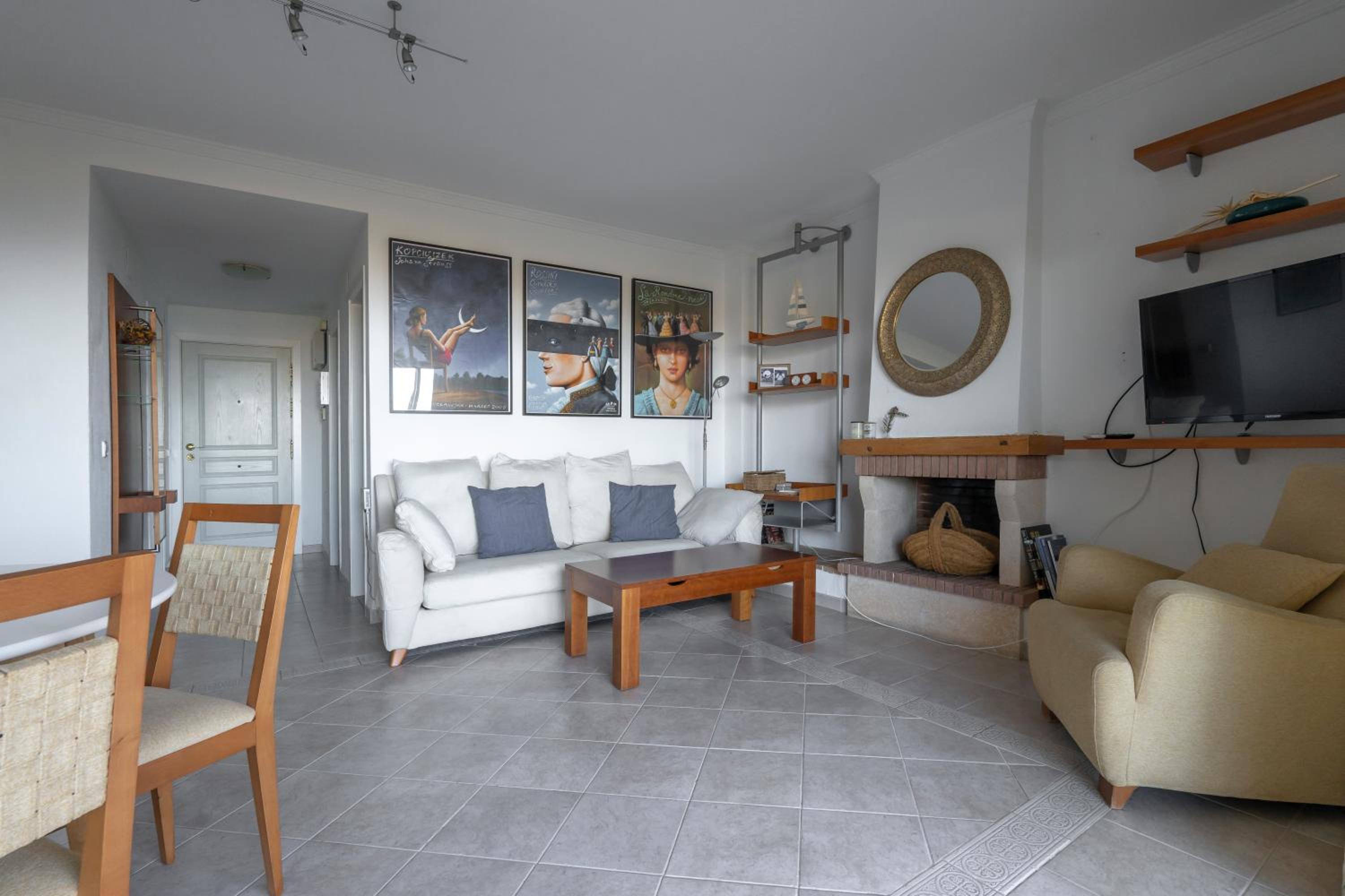 Three-Bedroom Deluxe Apartment photo 2