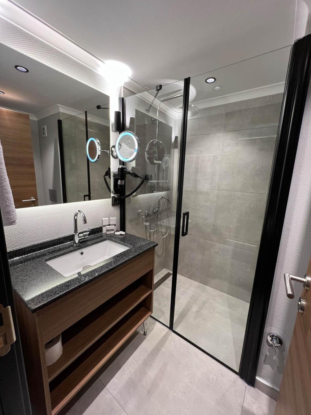 Standard Double Room - Photo 3