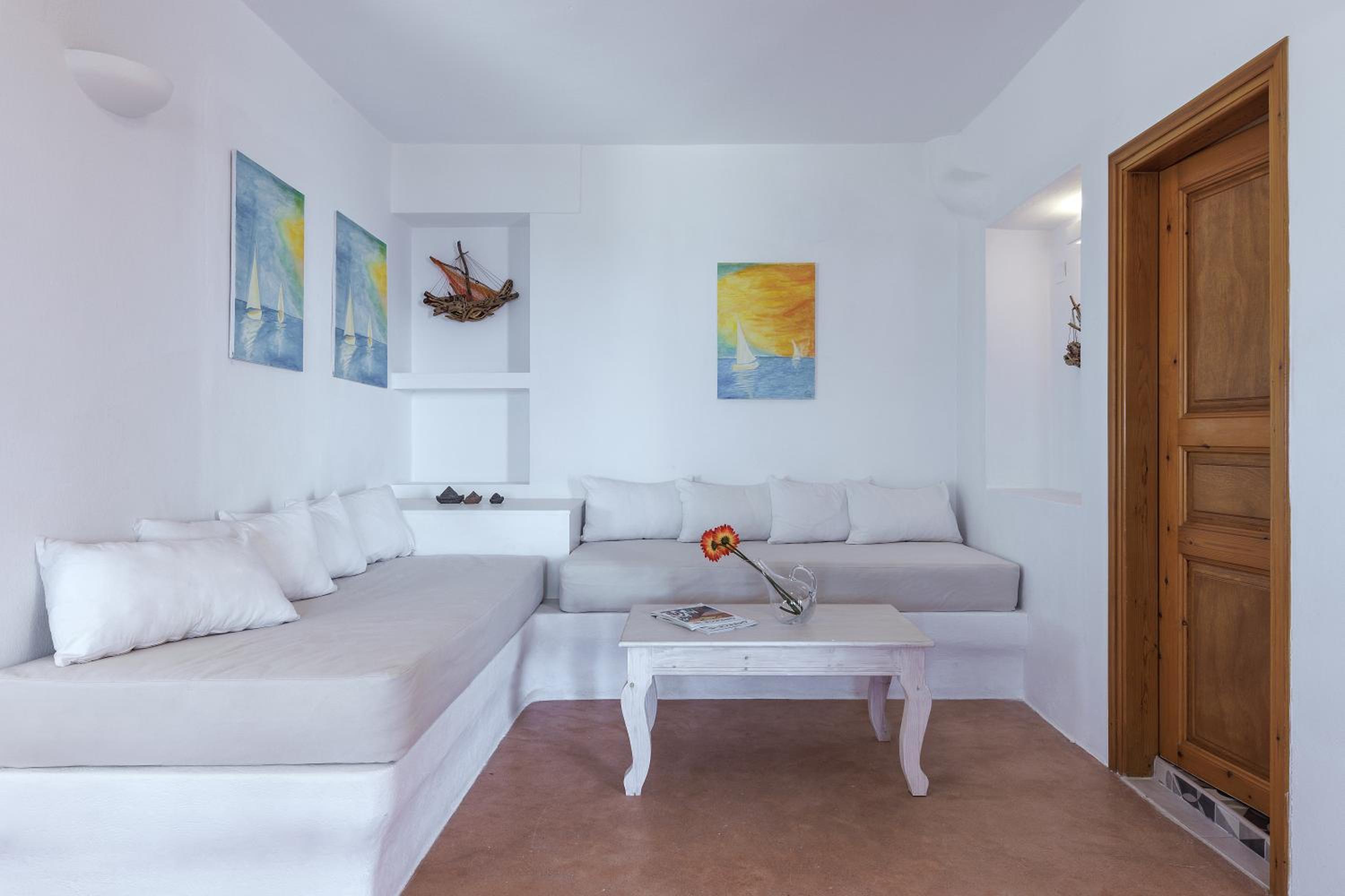 Cycladic Traditional Villa with Jacuzzi photo 1