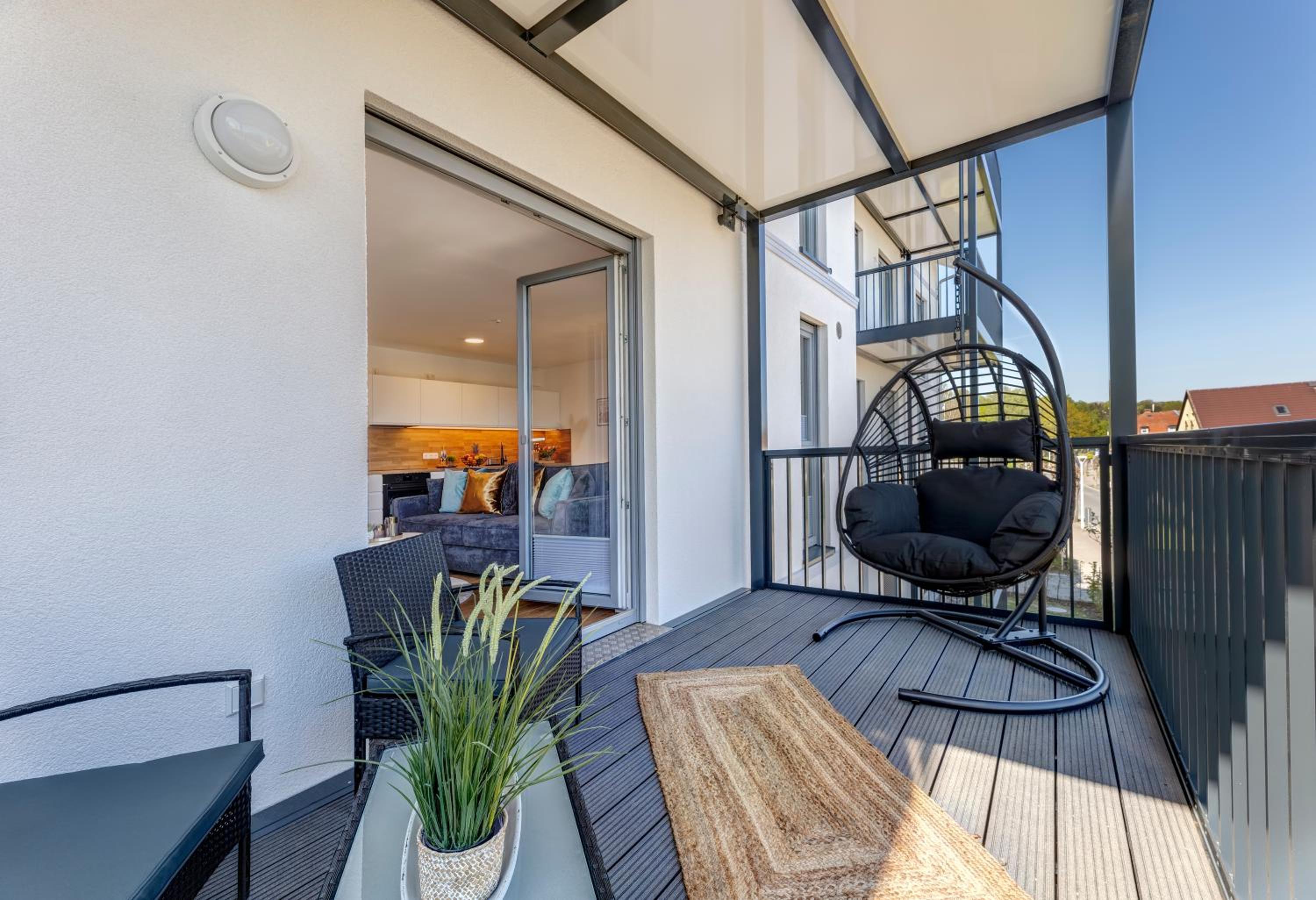 Apartment with Balcony photo 2