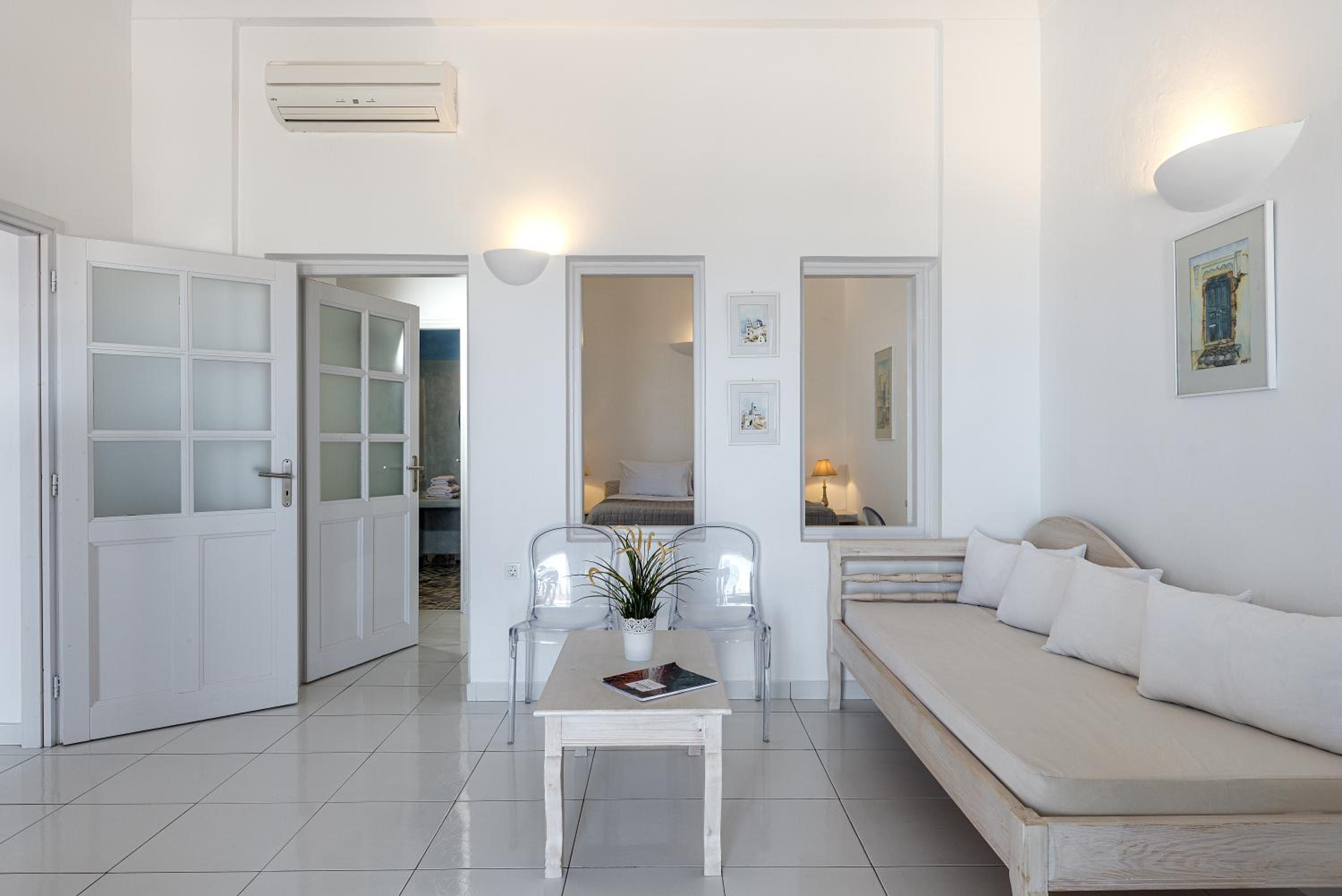 Elegant Villa with private pool photo 1