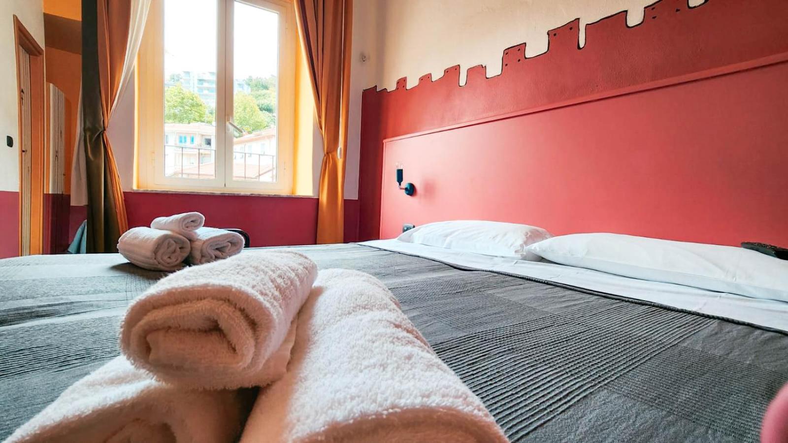 Double or Twin Room - Photo 2