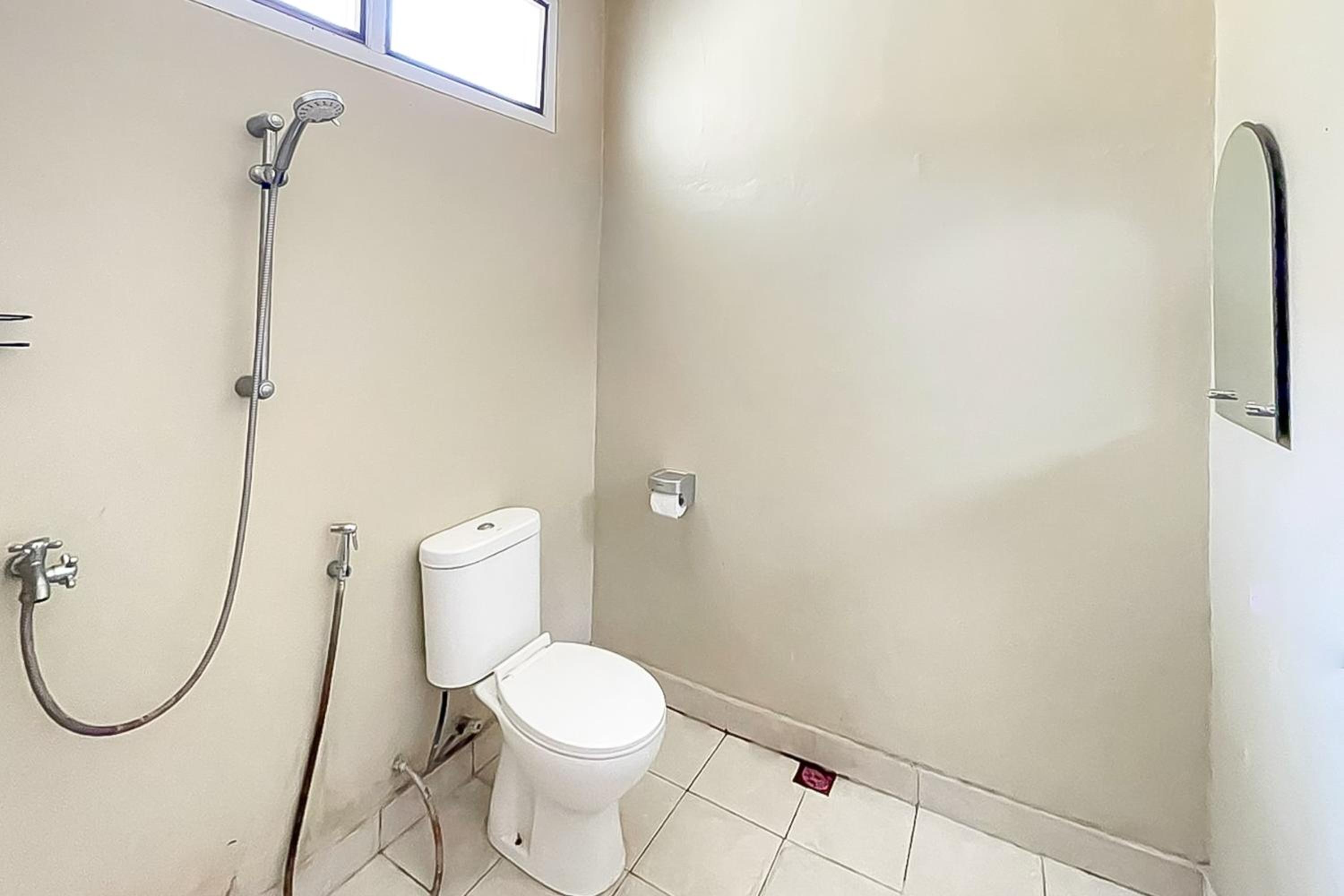 Standard Twin Room - Photo 5