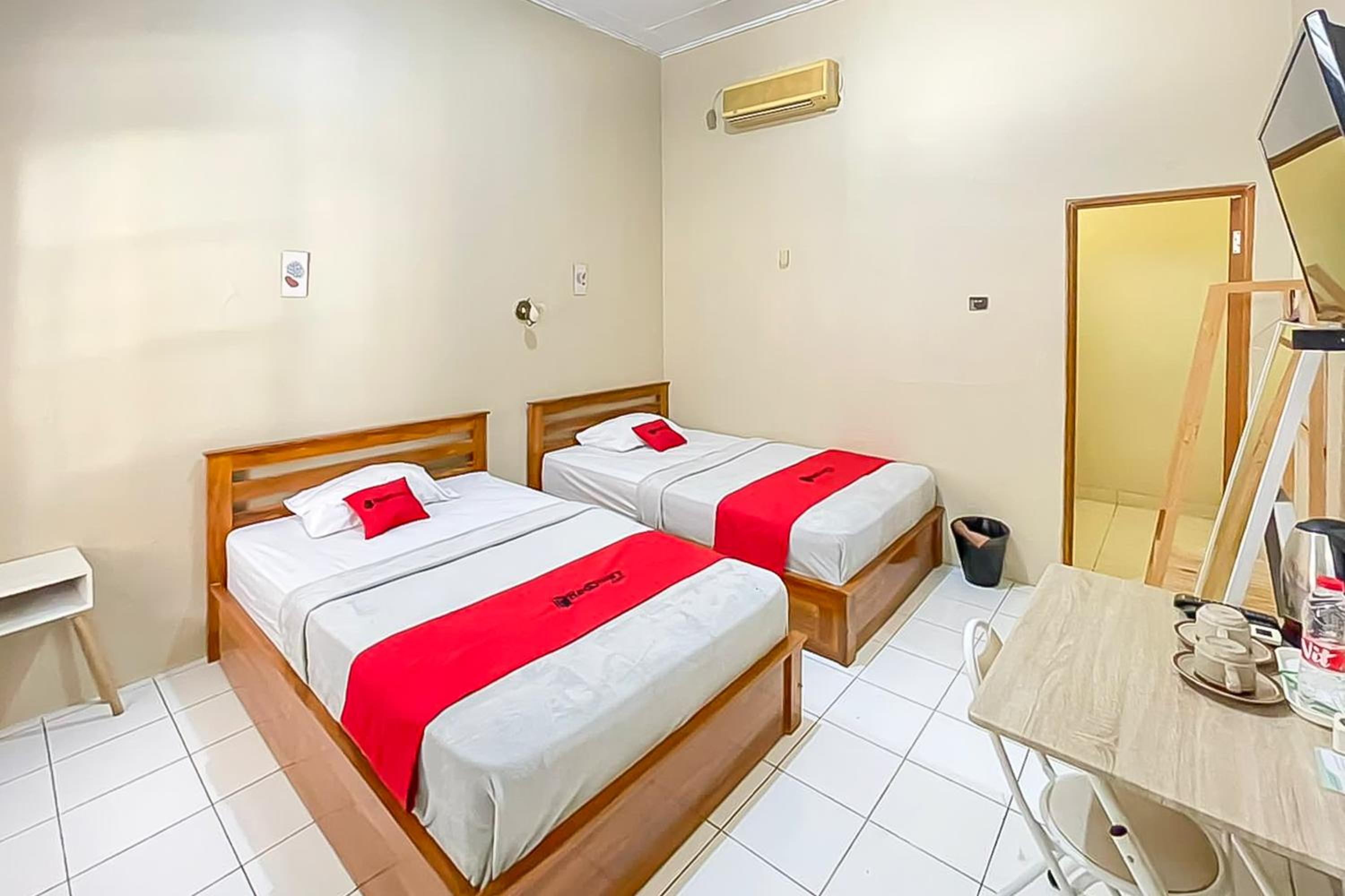Deluxe Twin Room - Photo 1