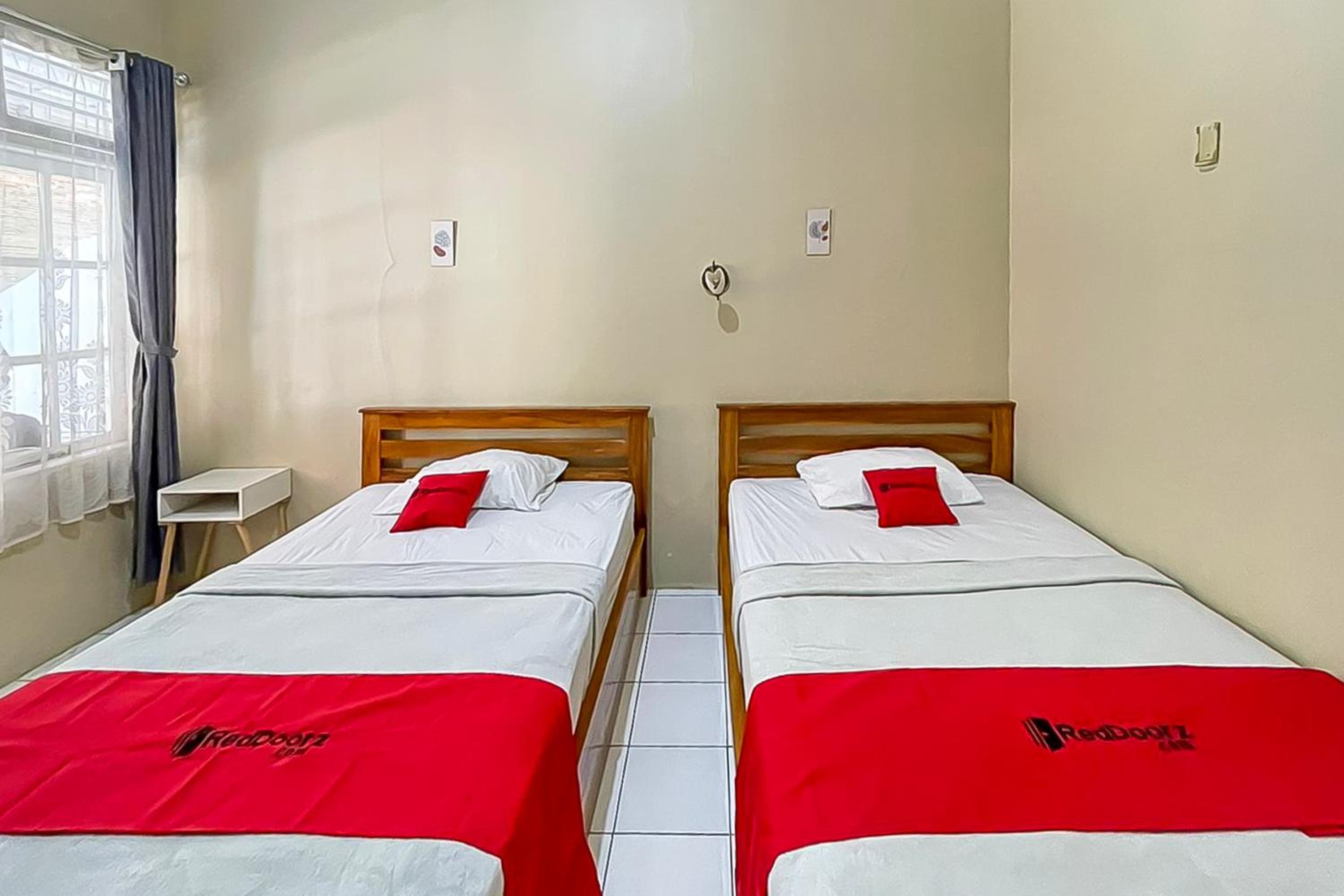 Deluxe Twin Room - Photo 2