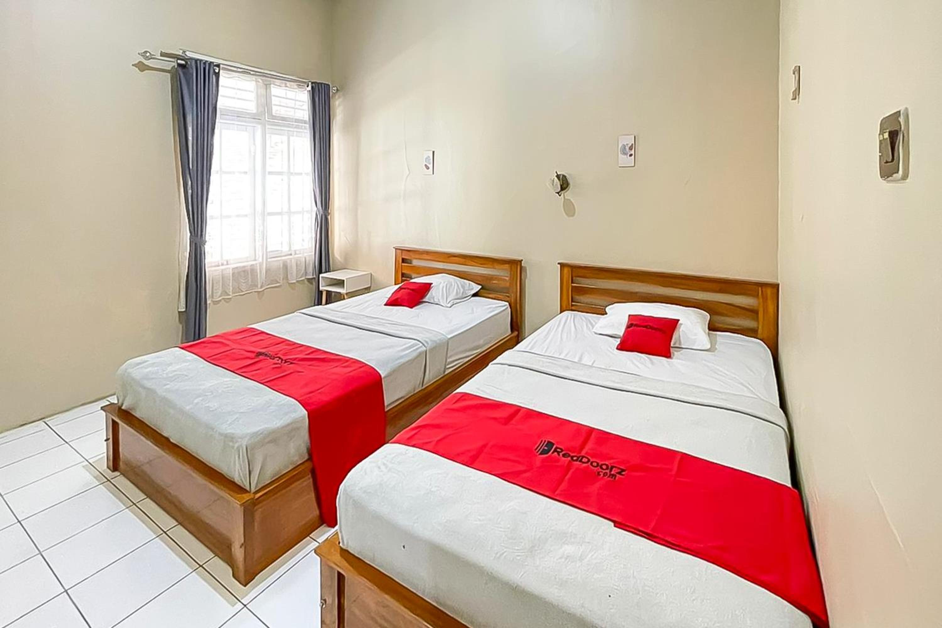 Deluxe Twin Room - Photo 3