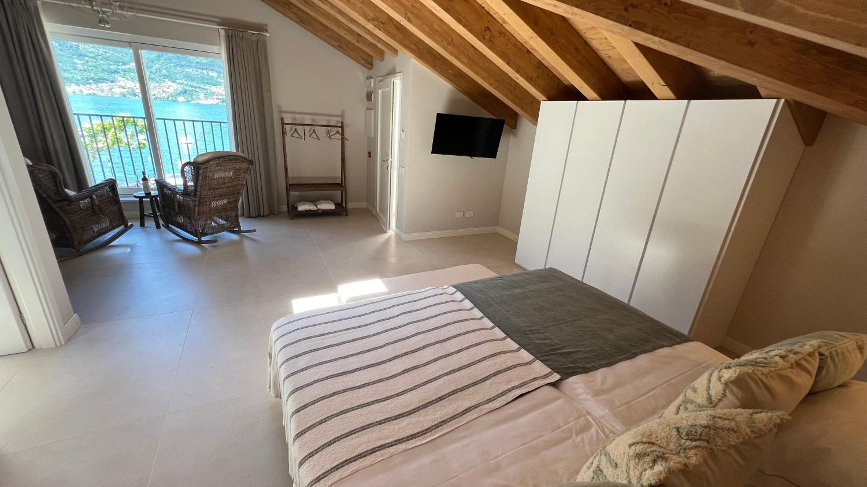 Large Double or Twin Room photo 2