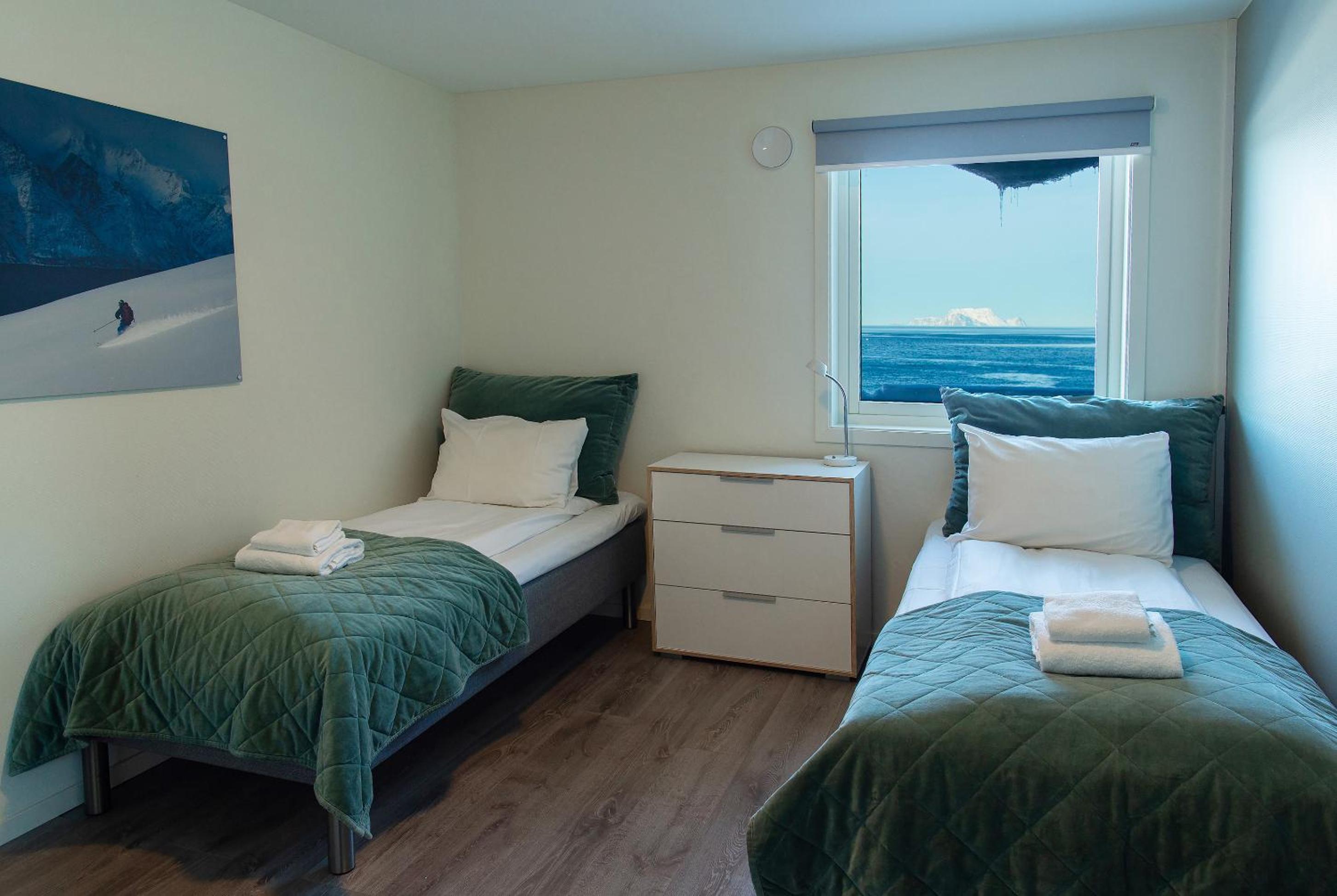 One-Bedroom Superior Apartment - Photo 2