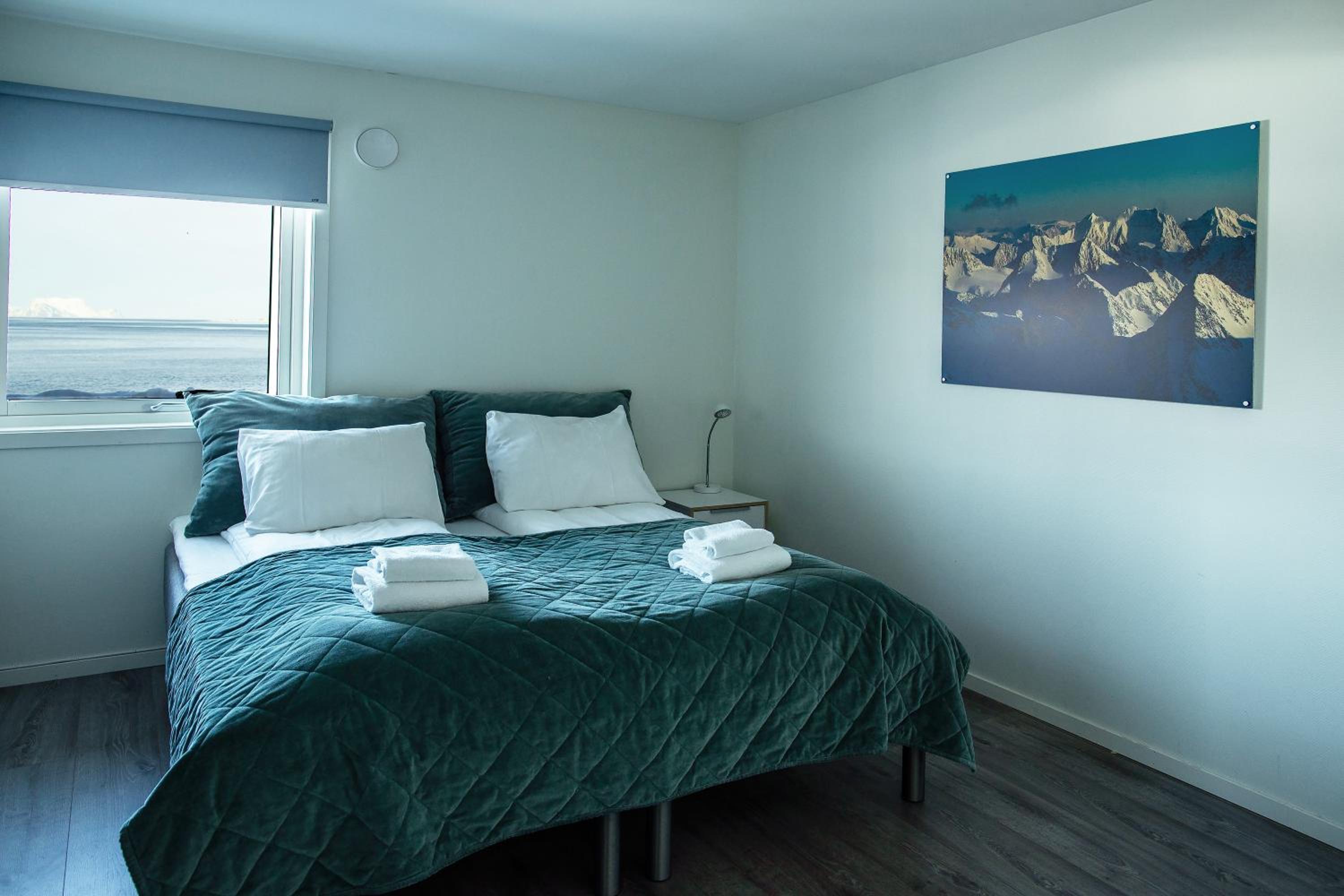 Three-Bedroom Apartment - Photo 4