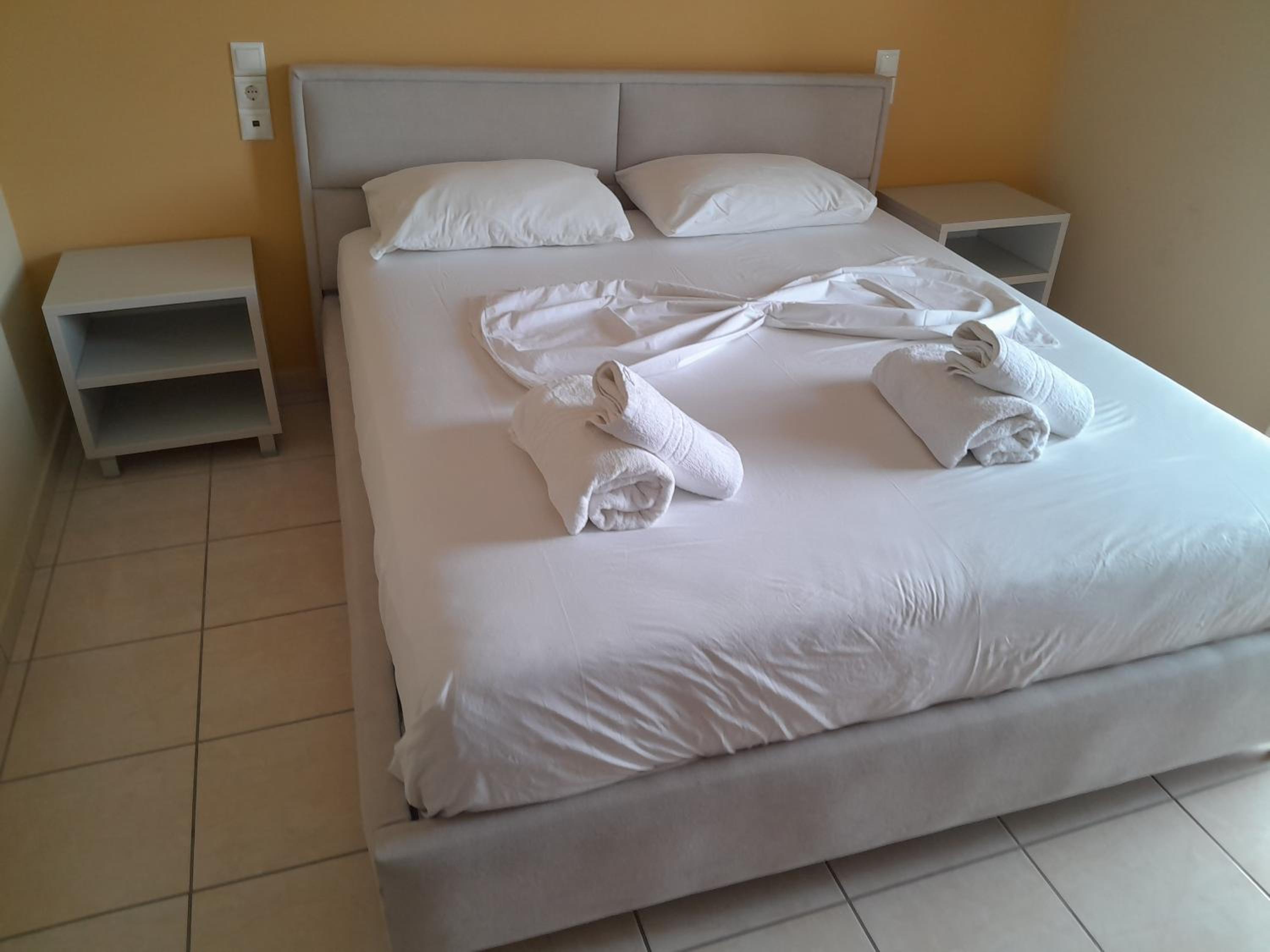 Basic Triple Room