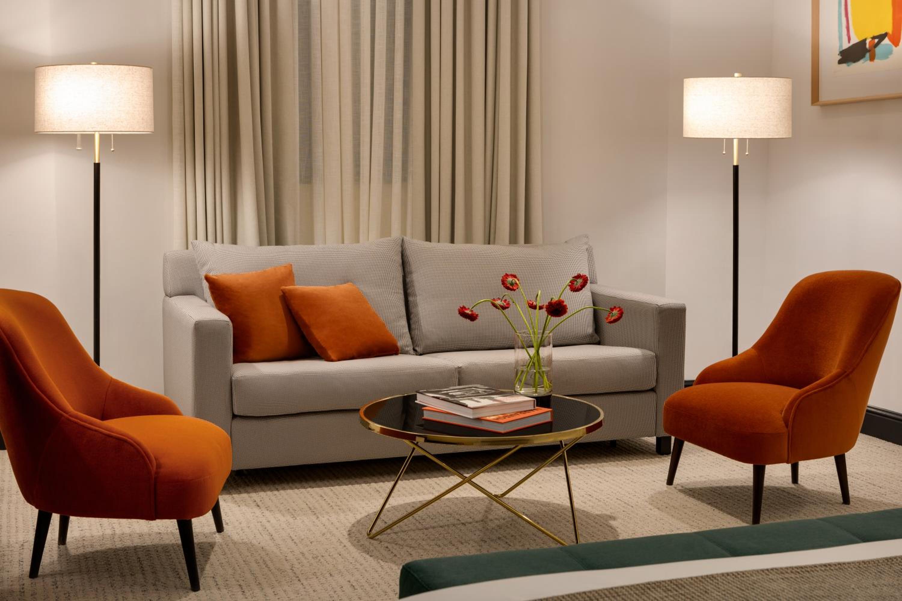 Family Room thumbnail 5