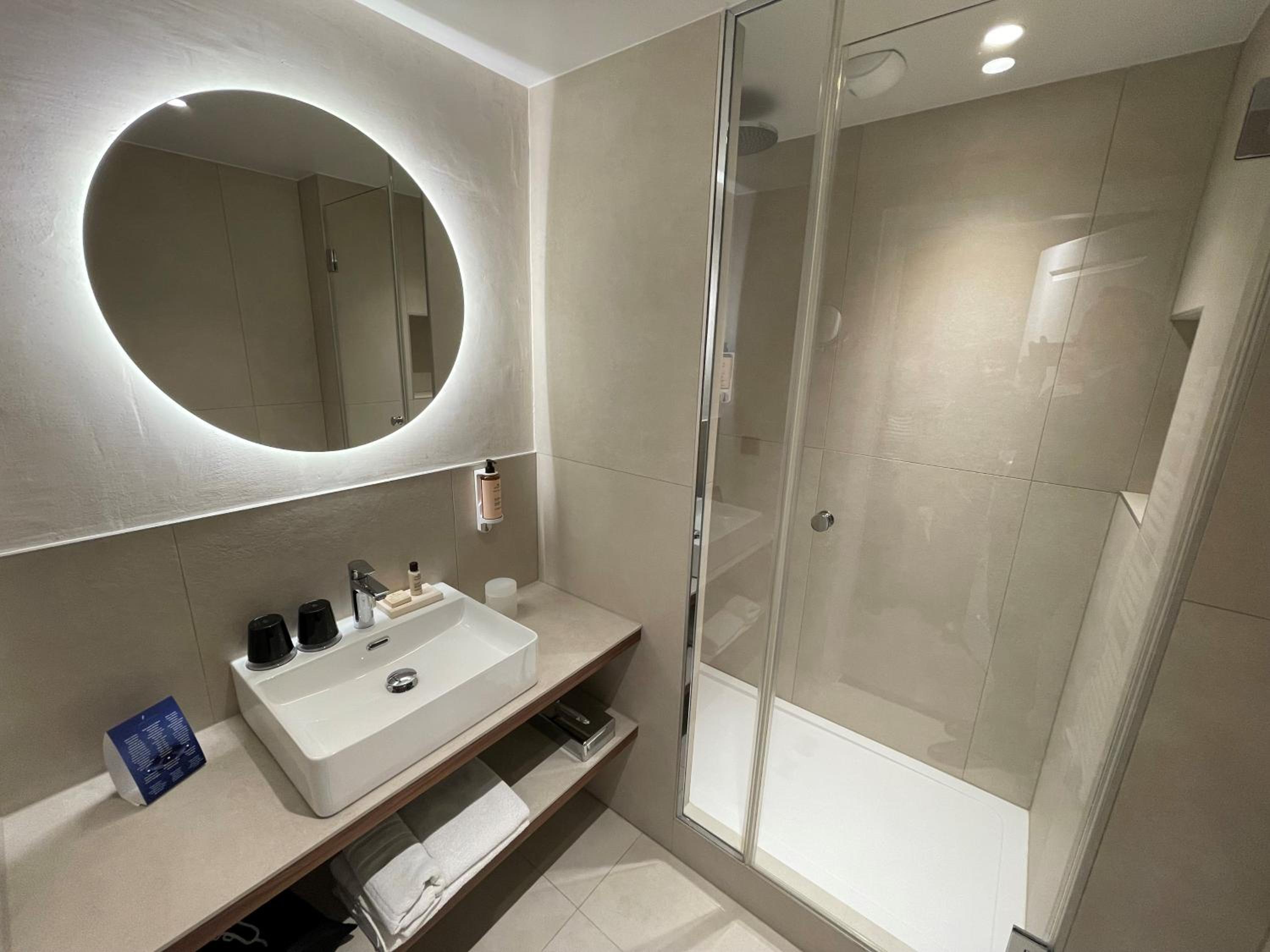 Standard Double Room - Photo 4
