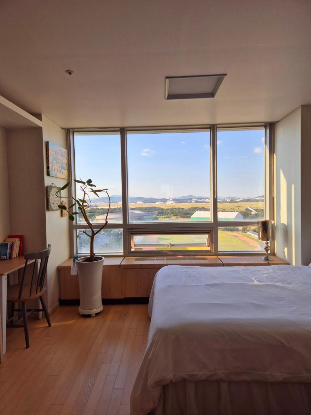 Studio Apartment - Photo 7
