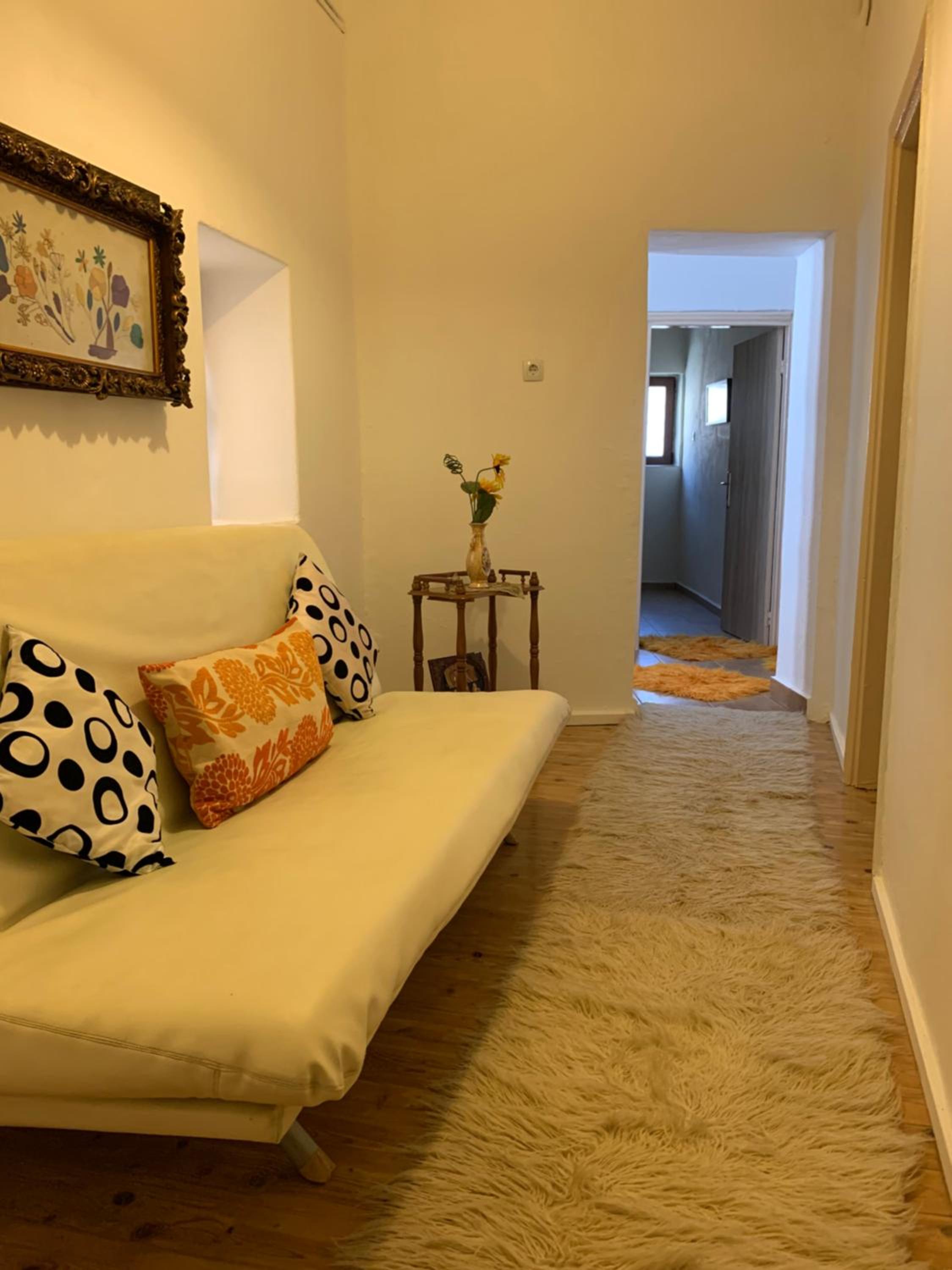One-Bedroom House photo 1