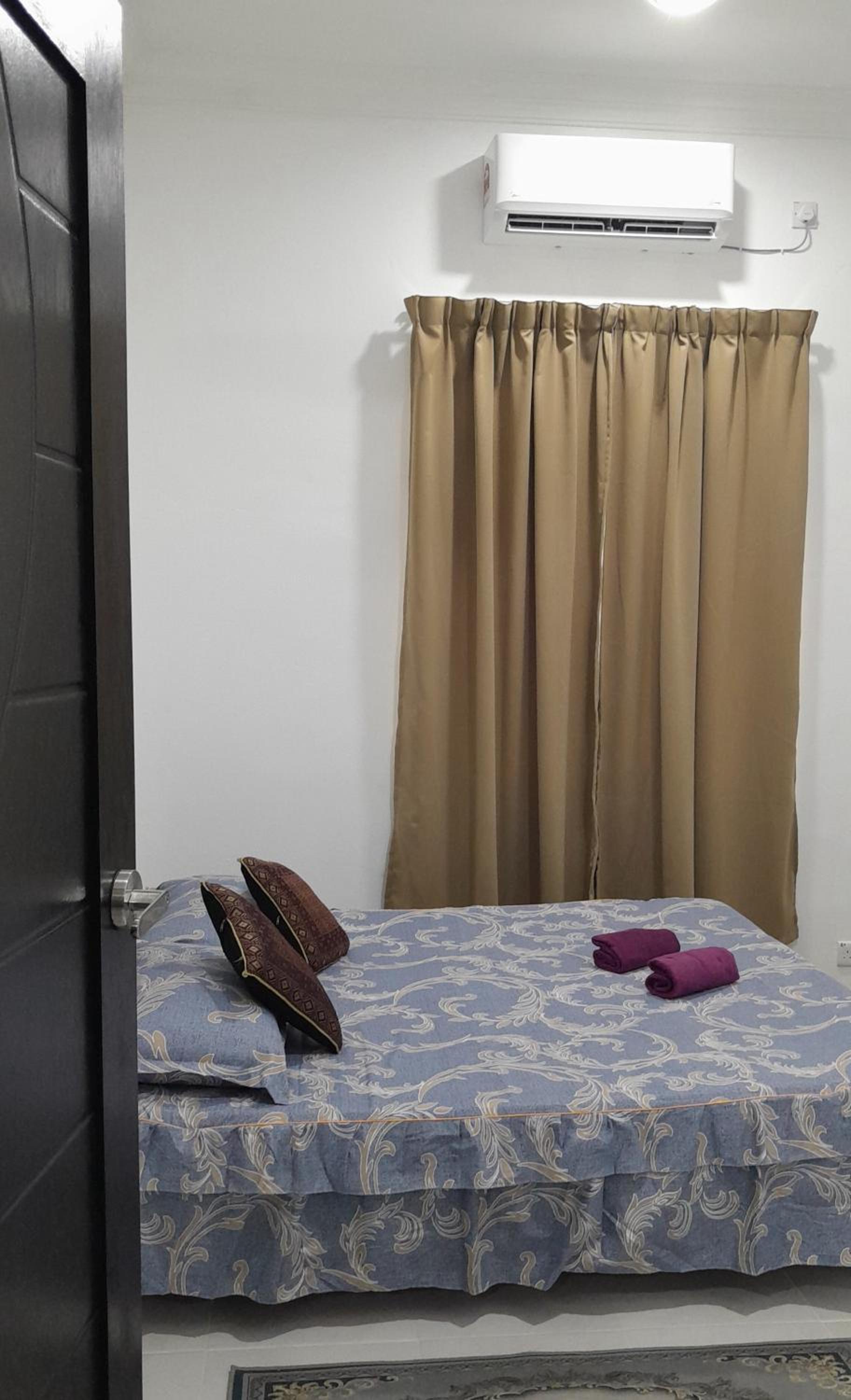 Two-Bedroom House photo 2