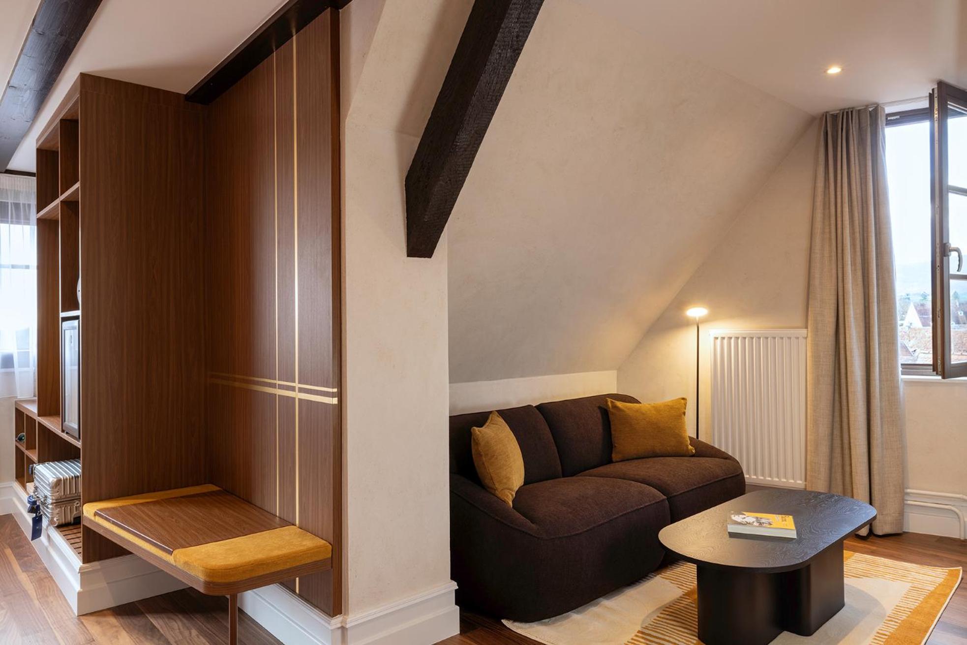 Suite - Photo 3