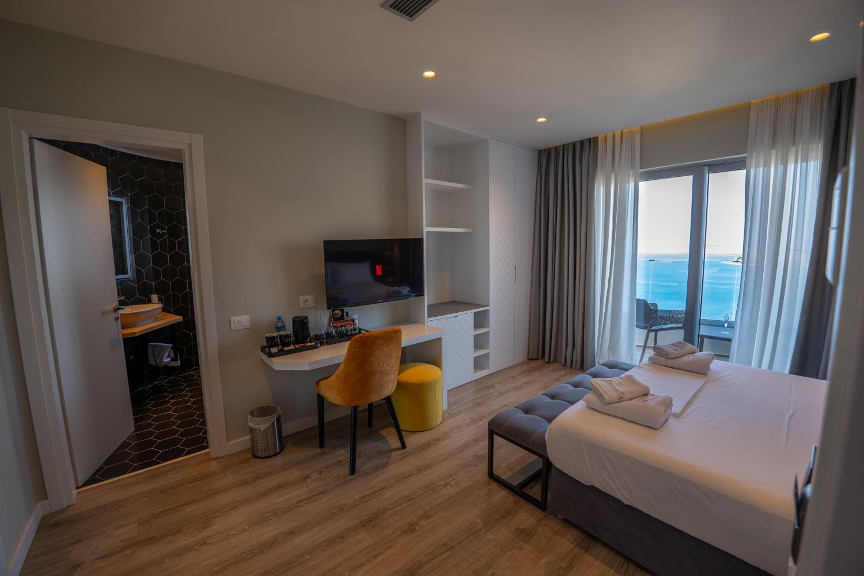Double Room with Sea View photo 3