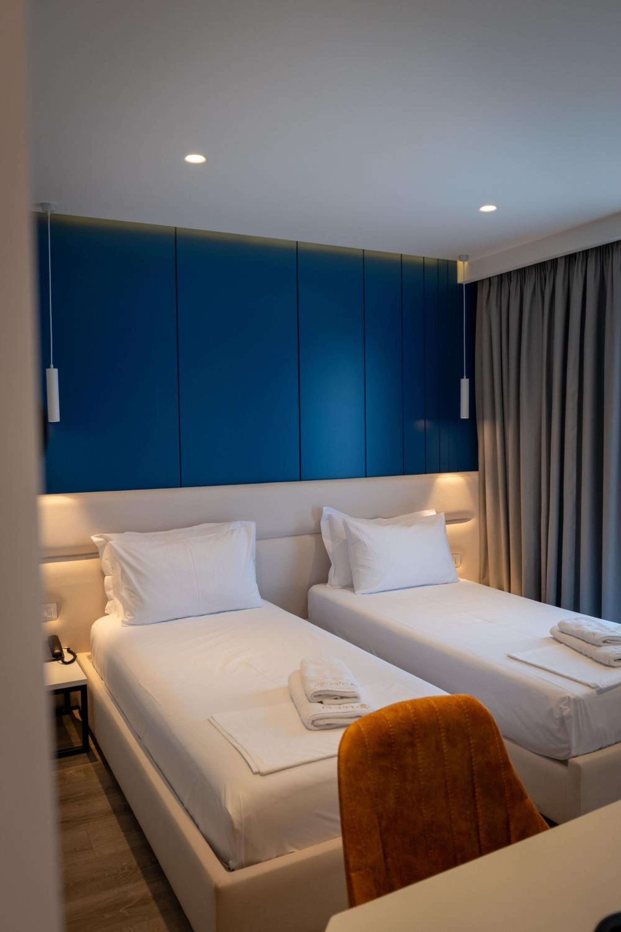 Twin Room with Balcony photo 2