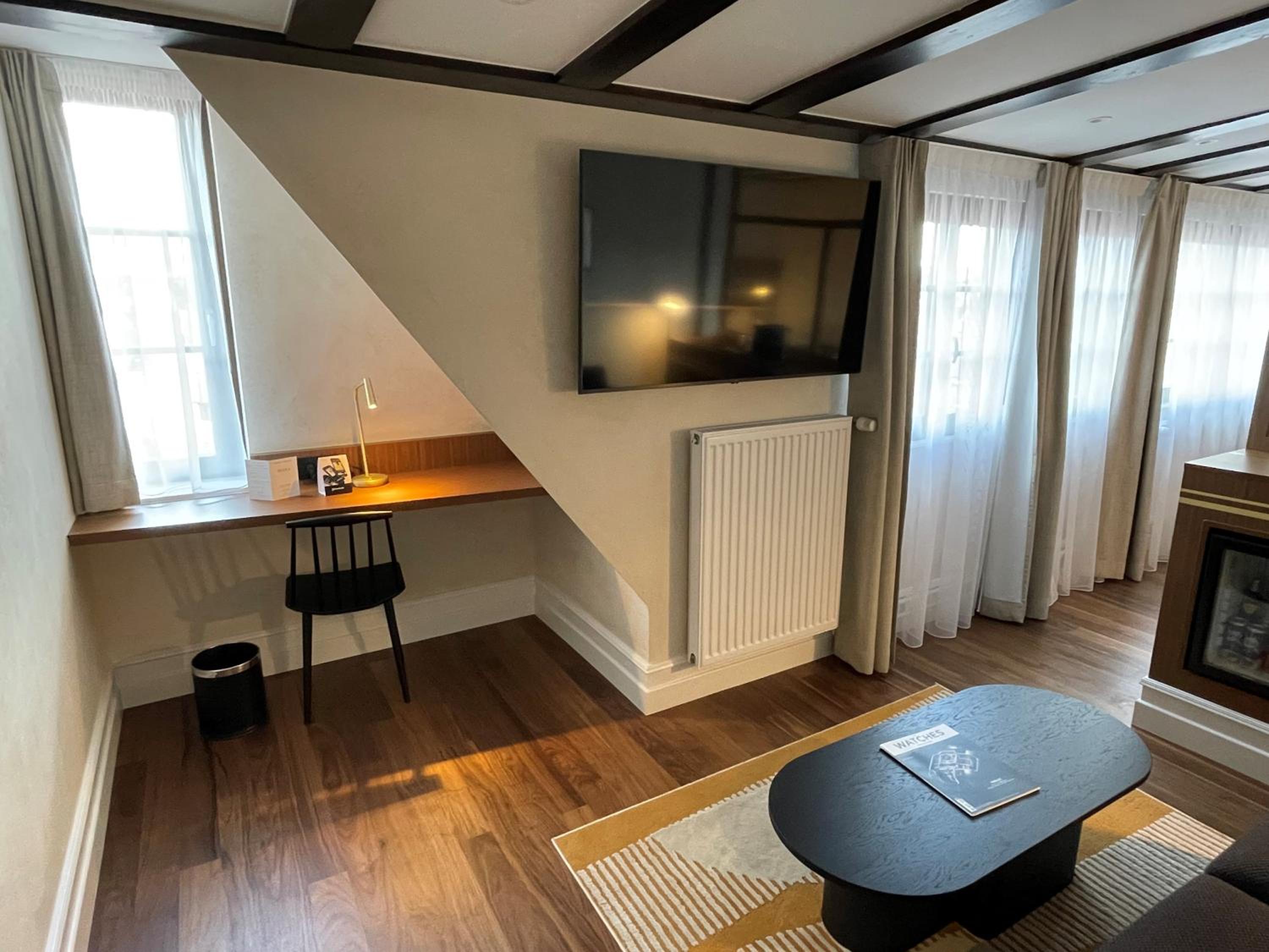 Suite - Photo 6