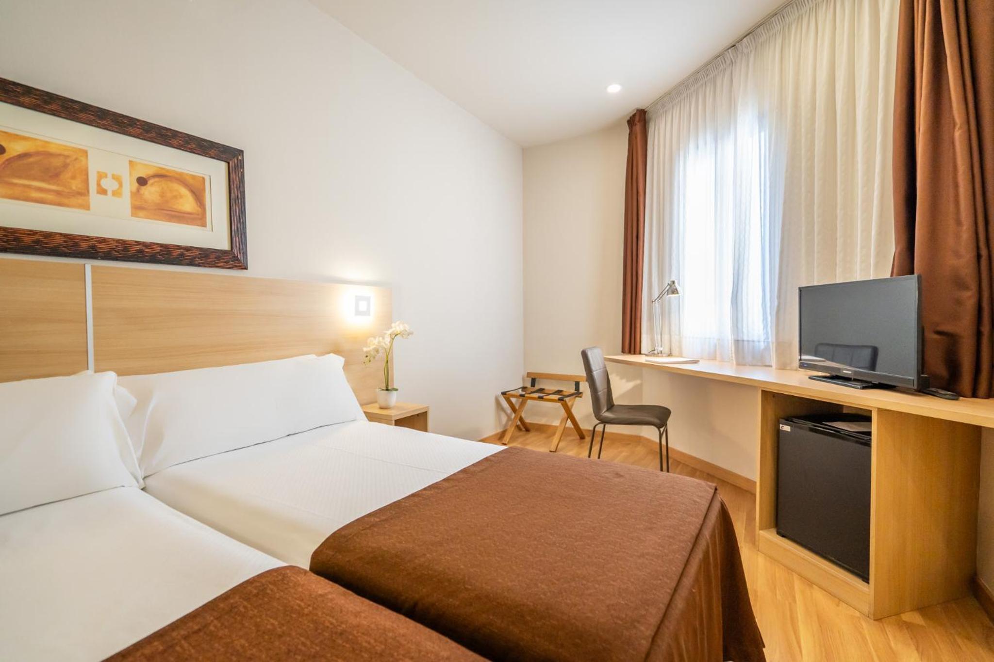Superior Triple Room photo 3