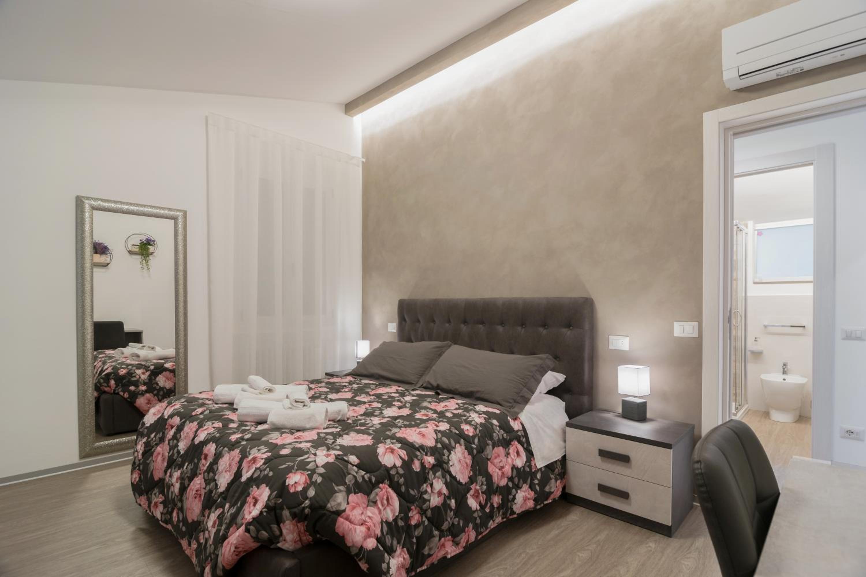 Two-Bedroom Deluxe Apartment photo 1