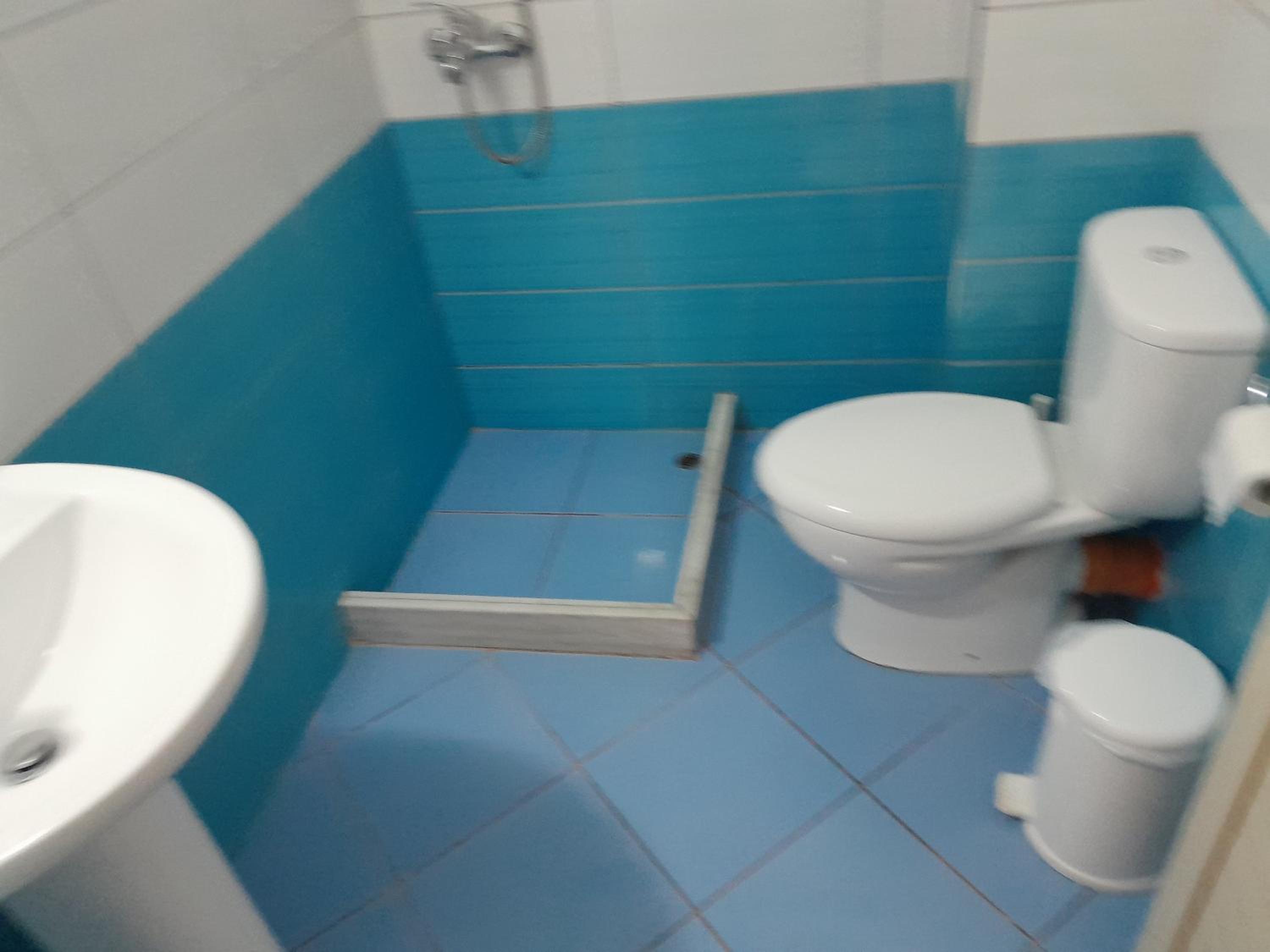 经典三人房