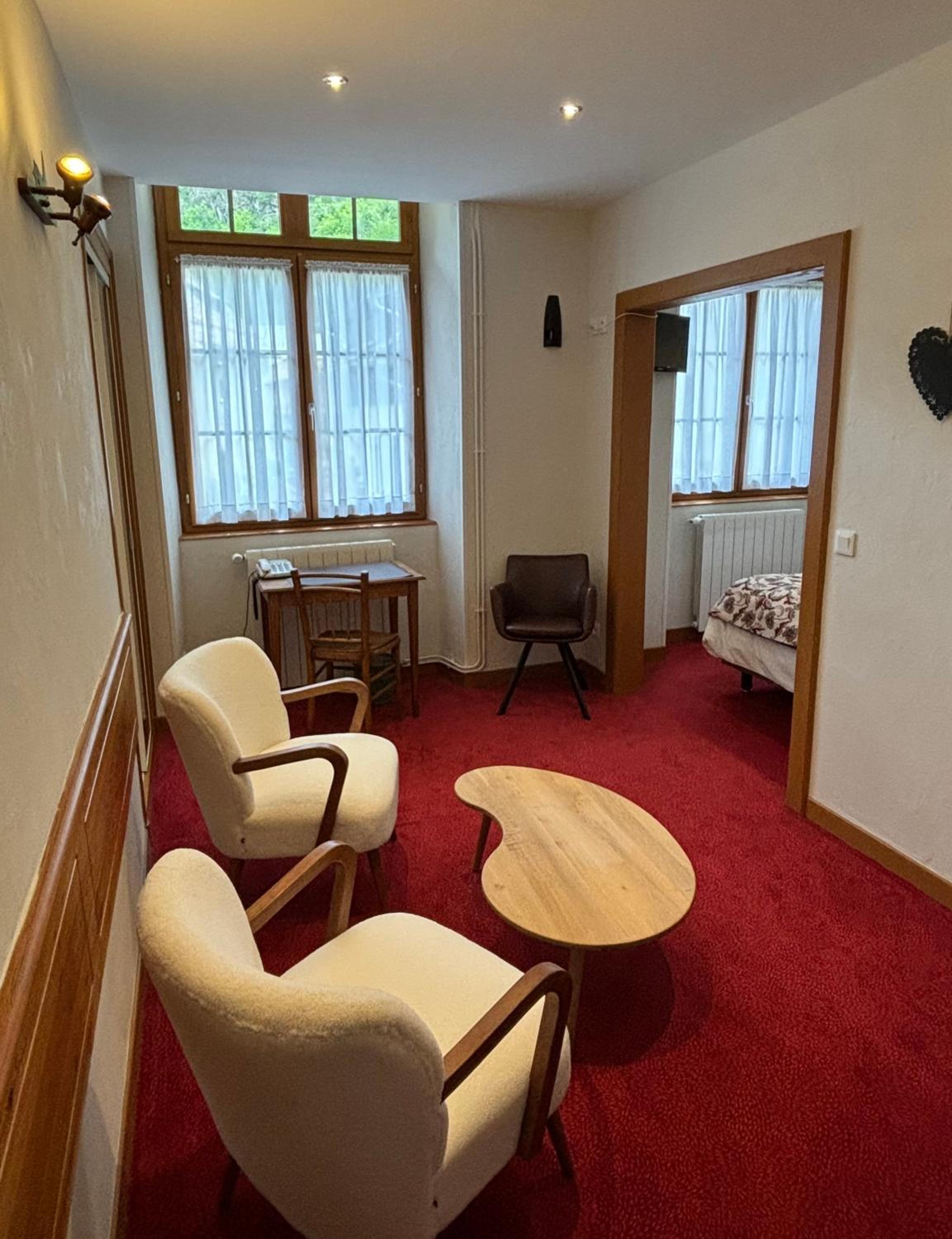 Suite - Photo 3