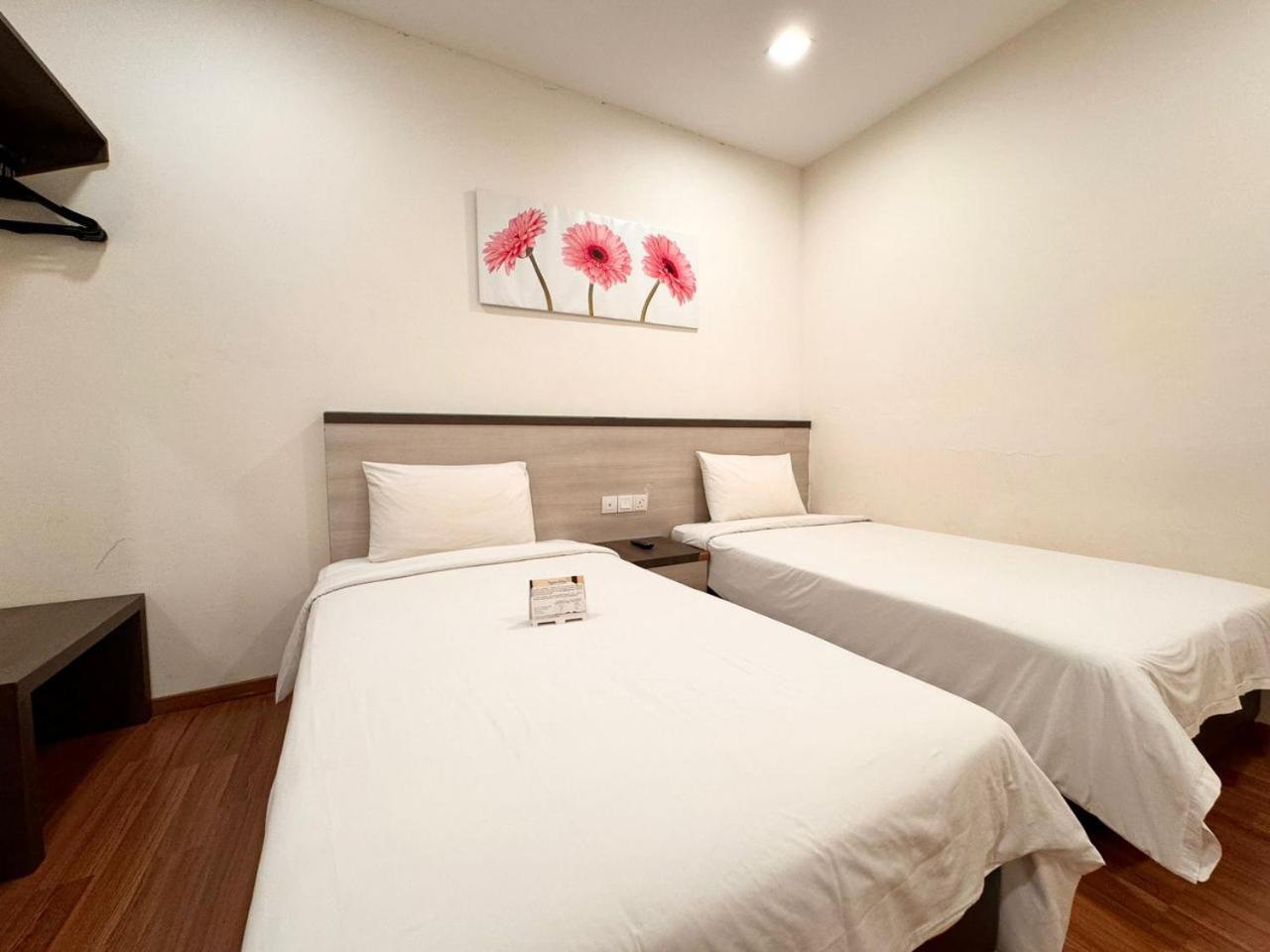 Deluxe Double Room (1 adult + 1 child)