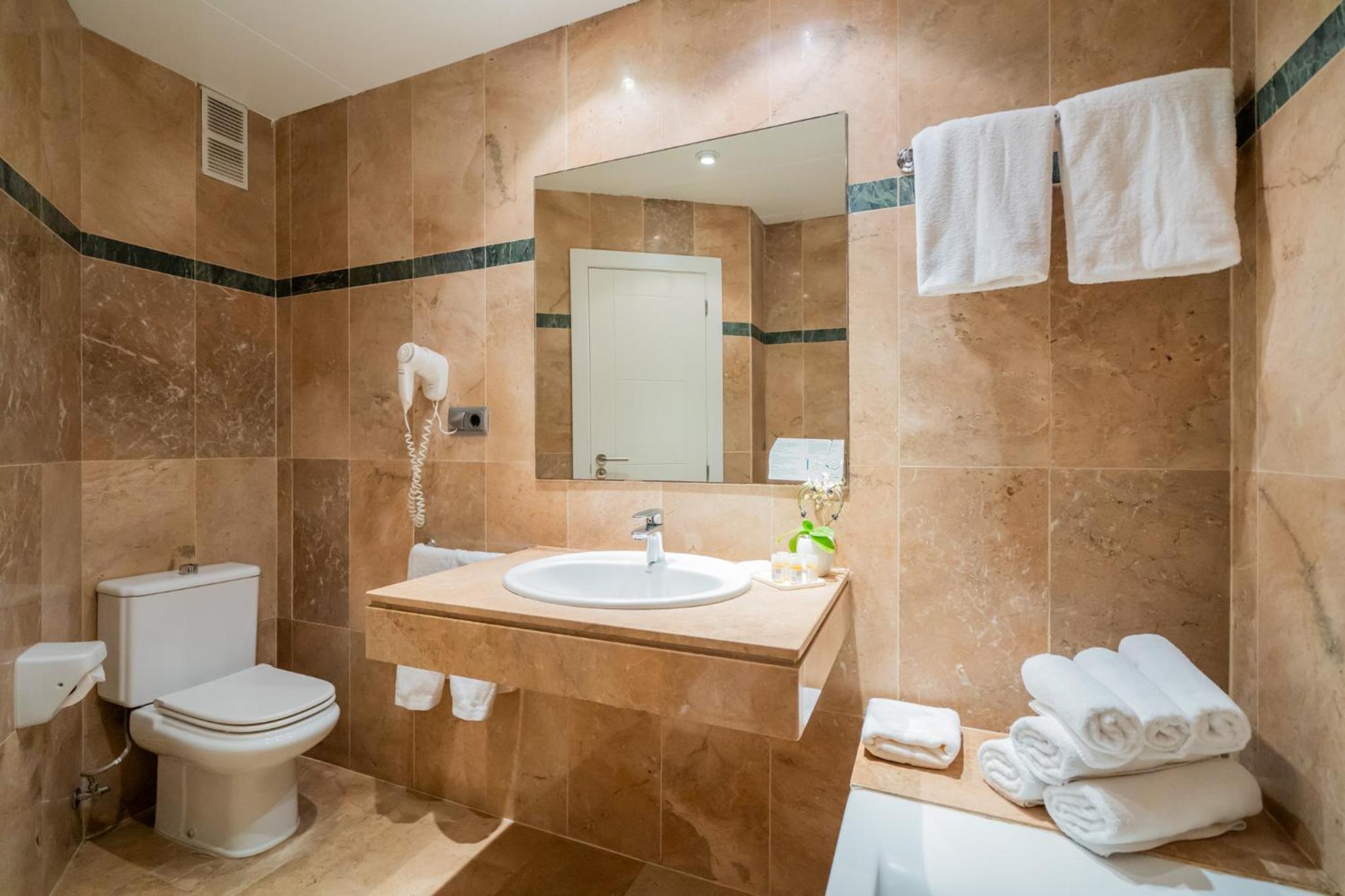 Superior Quadruple Room photo 2